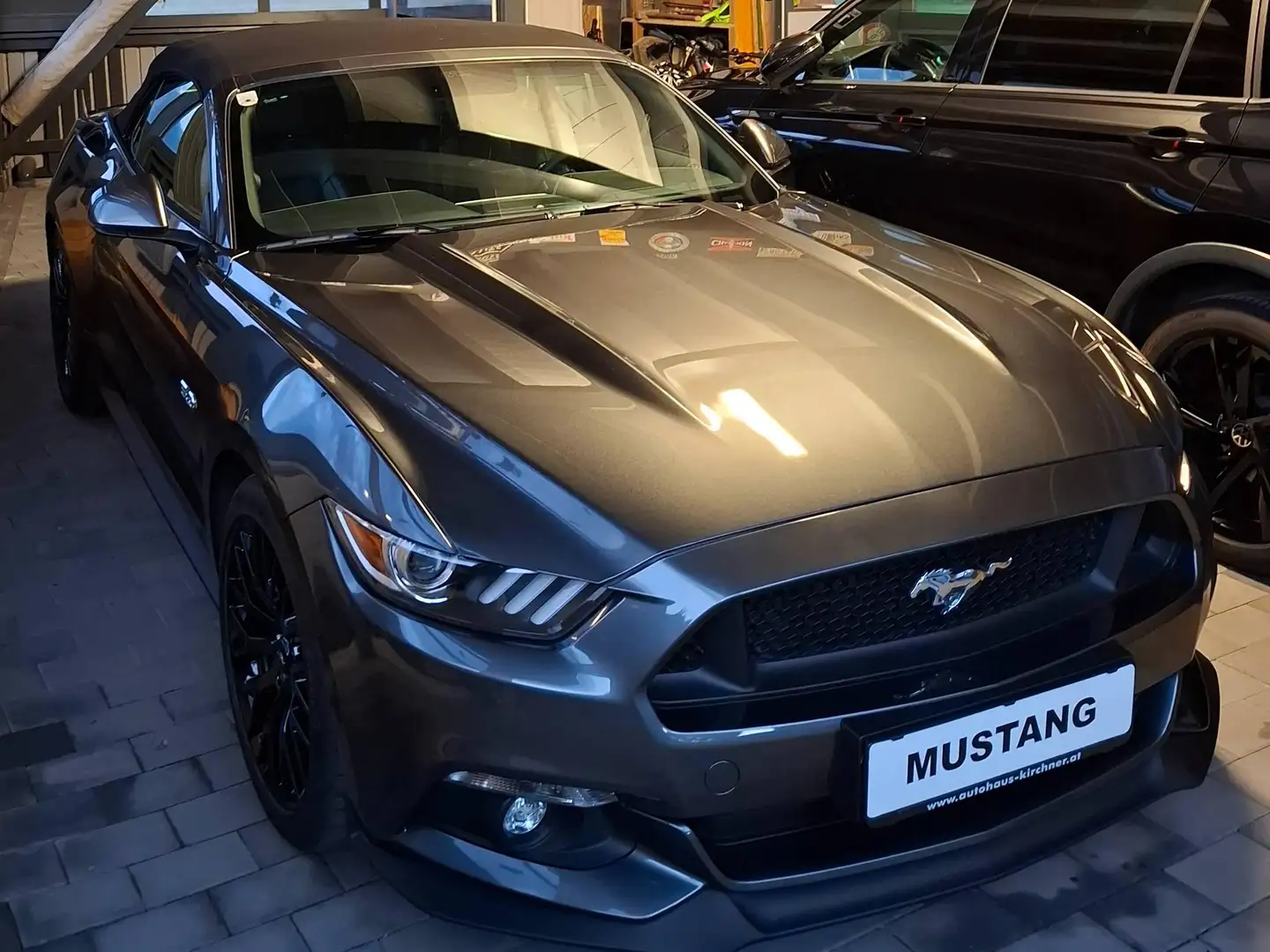 Ford Mustang Mustang 5,0 Ti-VCT V8 GT Cabrio Aut. GT Grau - 2