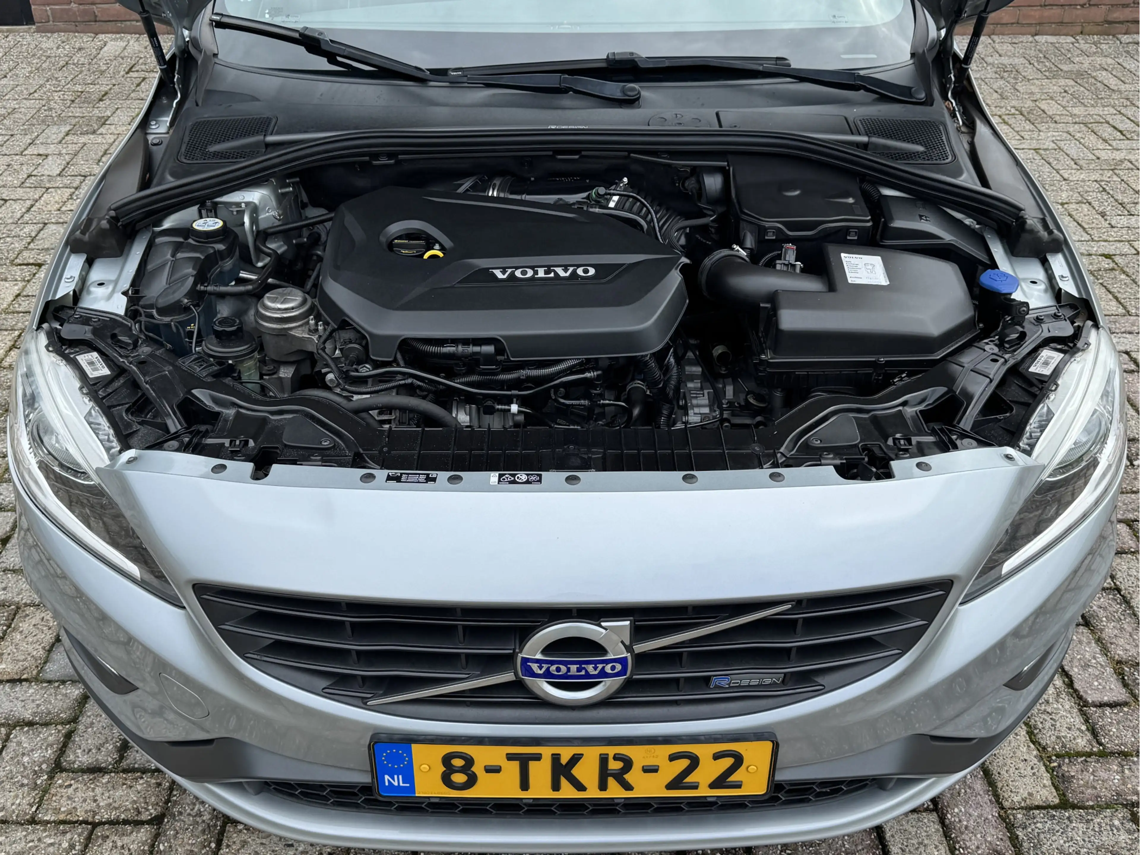 Volvo S60 1.6 T3 R-DESIGN | NL-AUTO! | DEALER OH! | NAVI! — photo 38