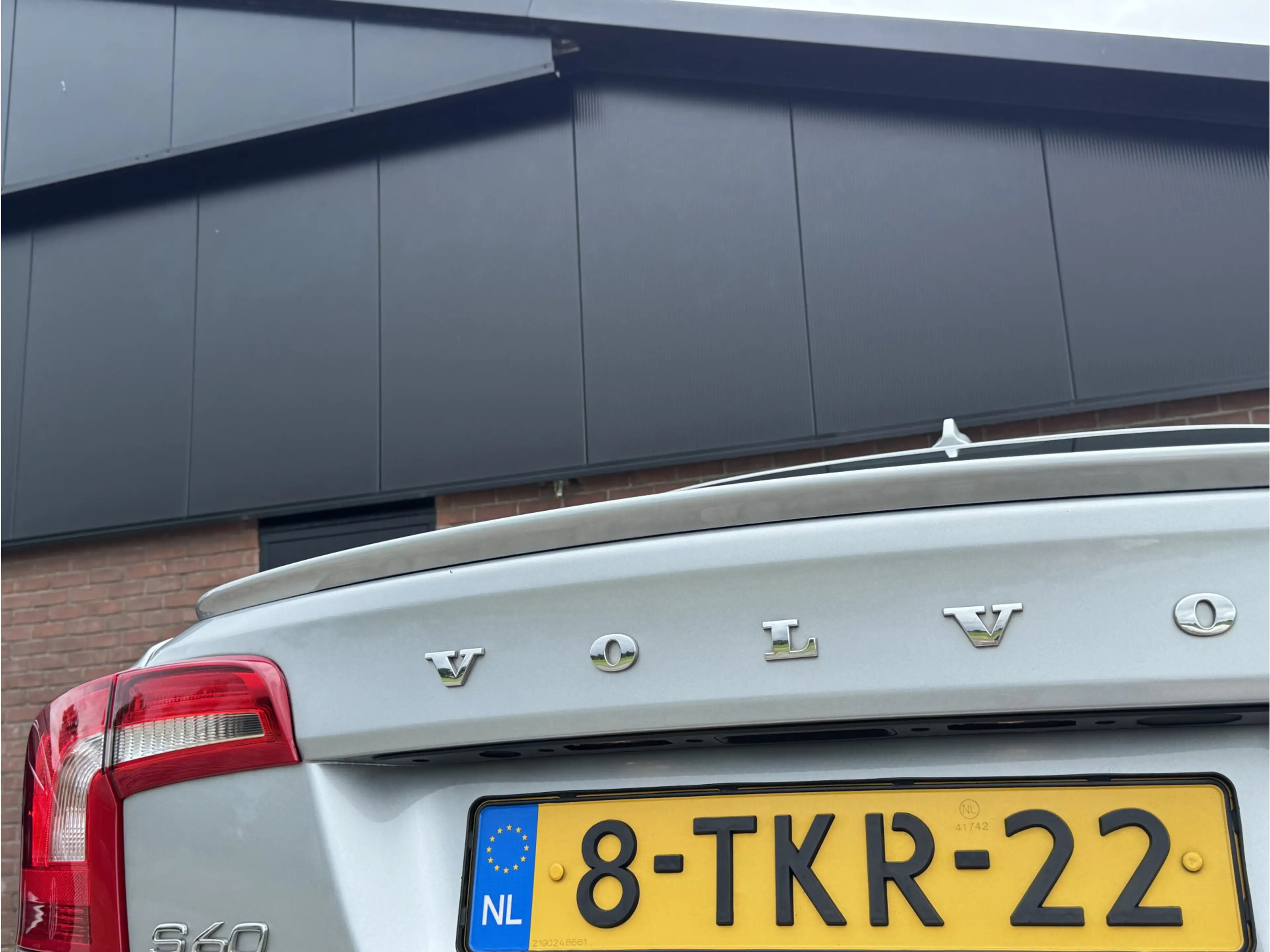 Volvo S60 1.6 T3 R-DESIGN | NL-AUTO! | DEALER OH! | NAVI! — photo 36
