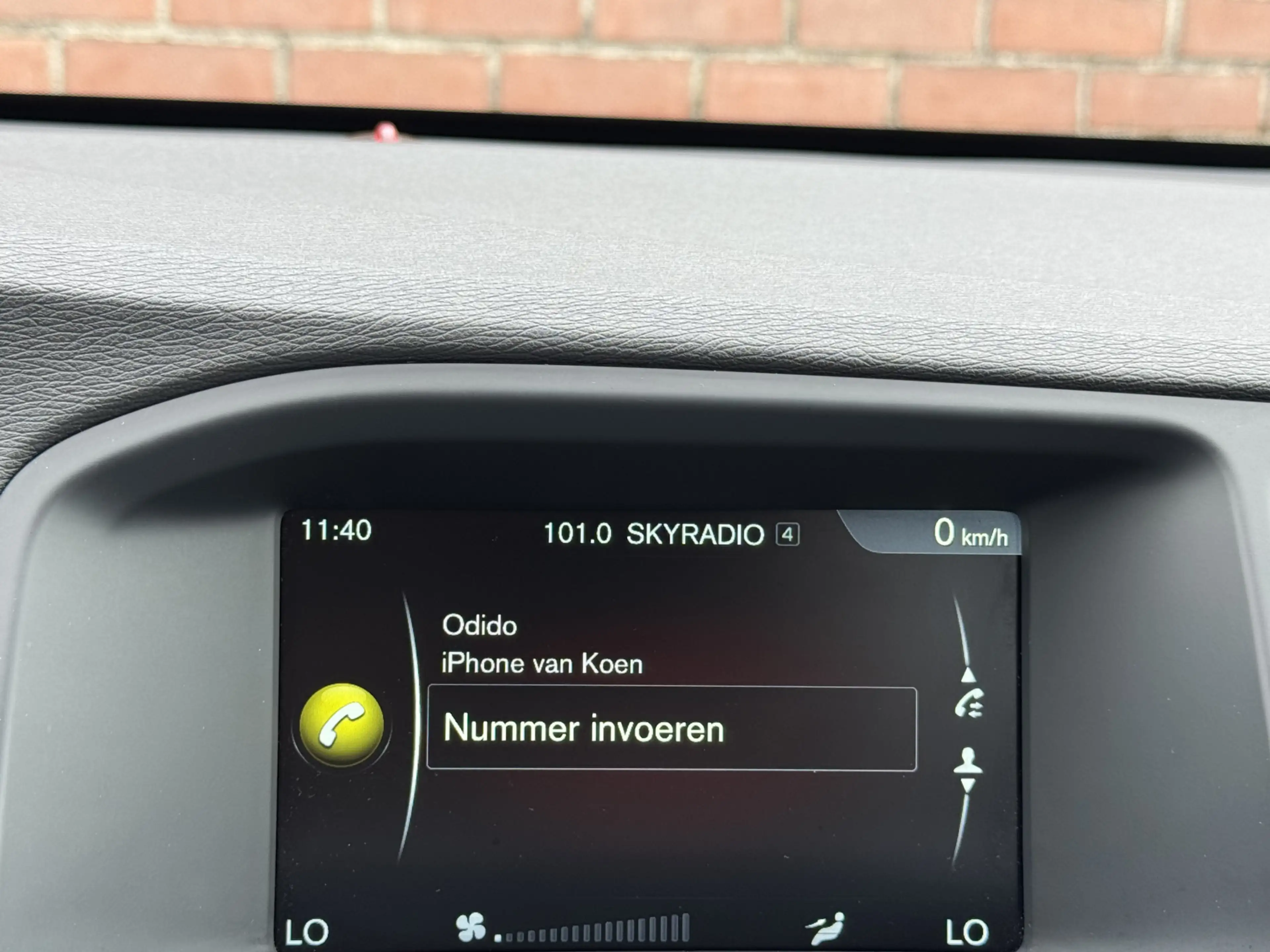 Volvo S60 1.6 T3 R-DESIGN | NL-AUTO! | DEALER OH! | NAVI! — photo 15