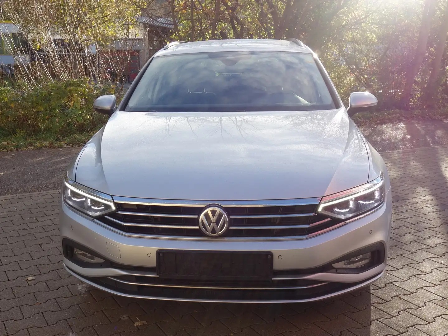 Volkswagen Passat Variant 2.0 TDI DSG Business,LED,Navi,PDC,AHK, Silber - 2