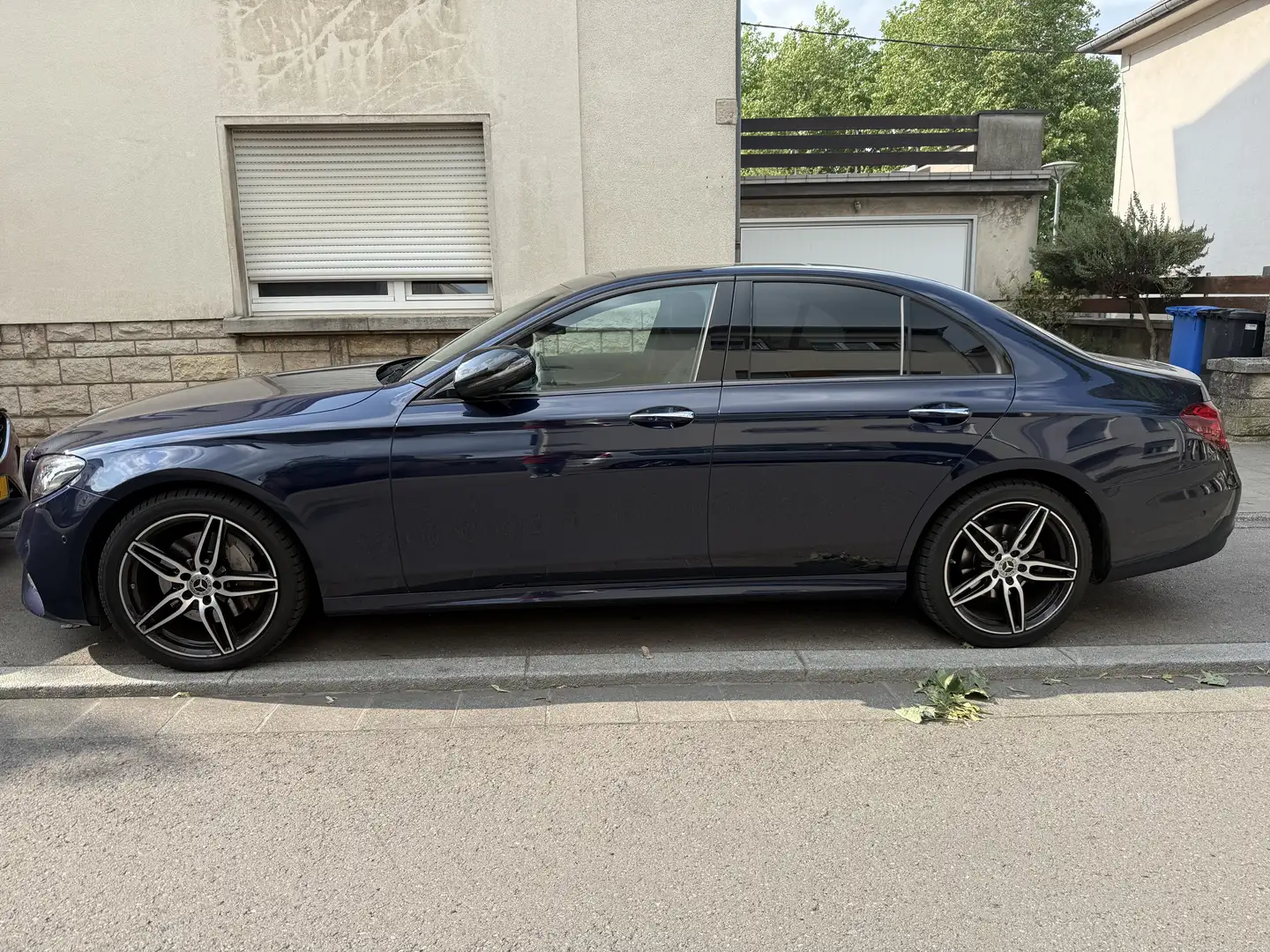 Mercedes-Benz E 220 d 4Matic 9G-TRONIC AMG Line - 1