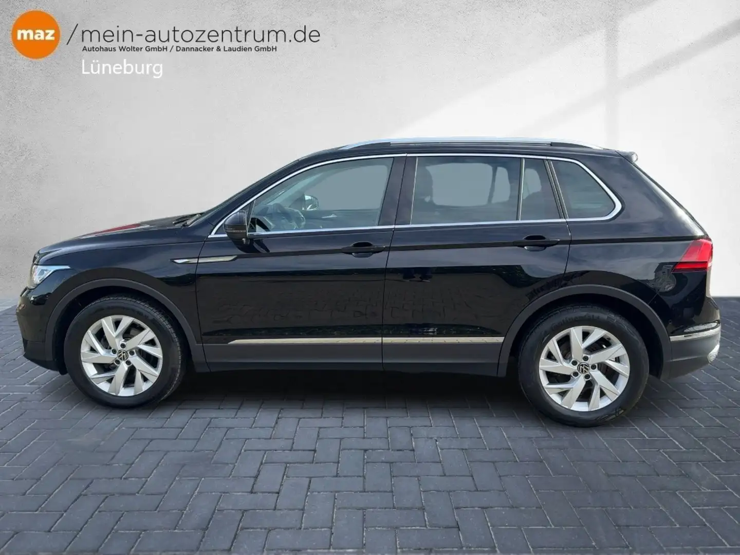 Volkswagen Tiguan 2.0 TDI Elegance Alu Matrix-LED AHK Pano. S Zwart - 2