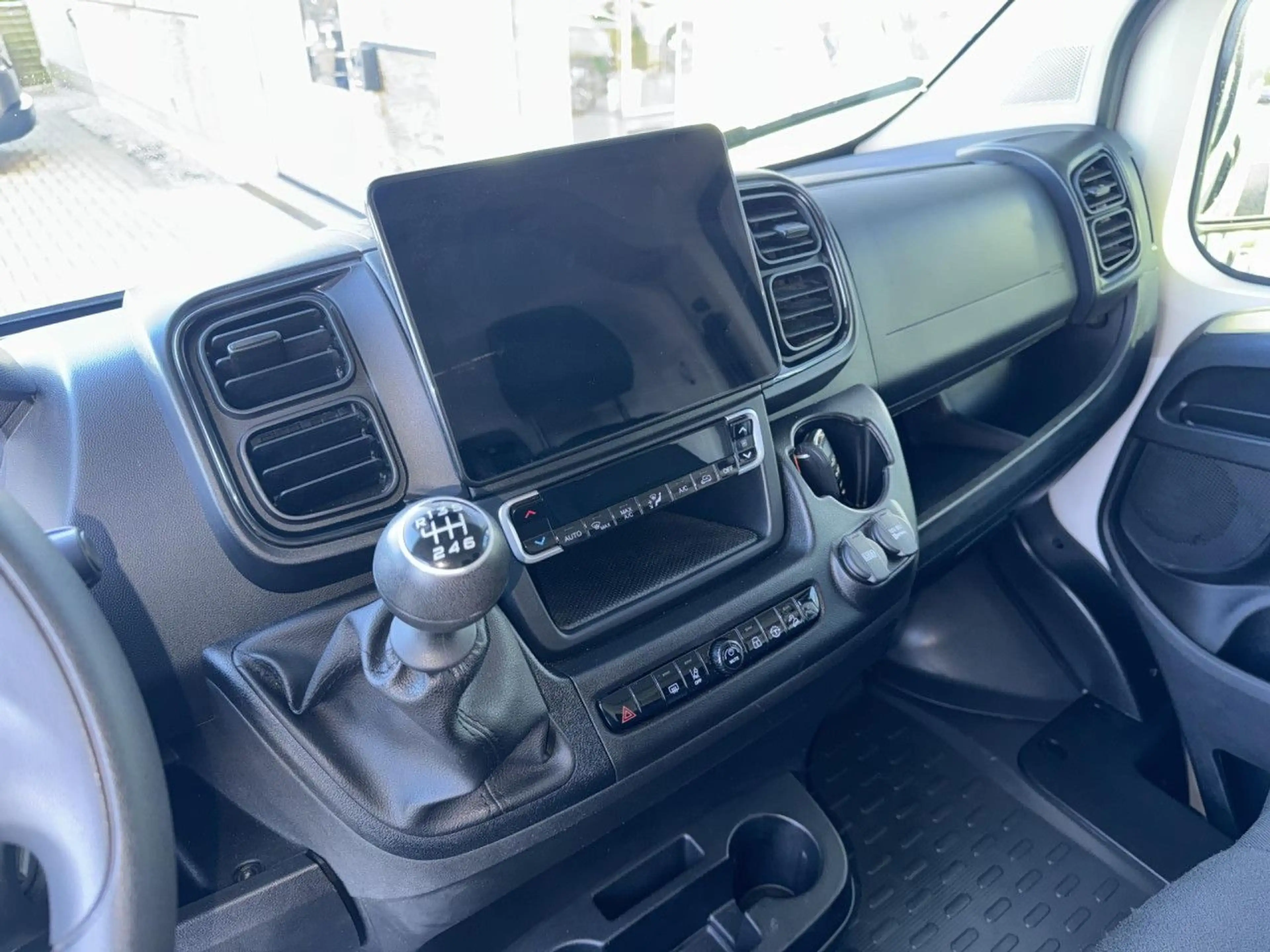 Opel Movano 2.2 BlueHDi 180 L3H2, 10 Zoll Touchscreen! — photo 14