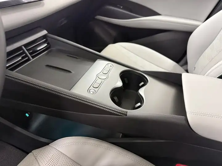 BYD Seal 2026, foto 13