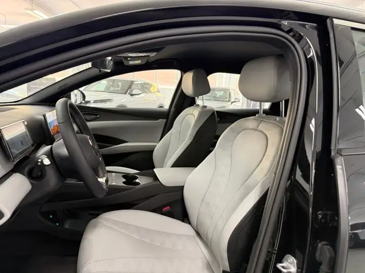 BYD Seal 2026, foto 17