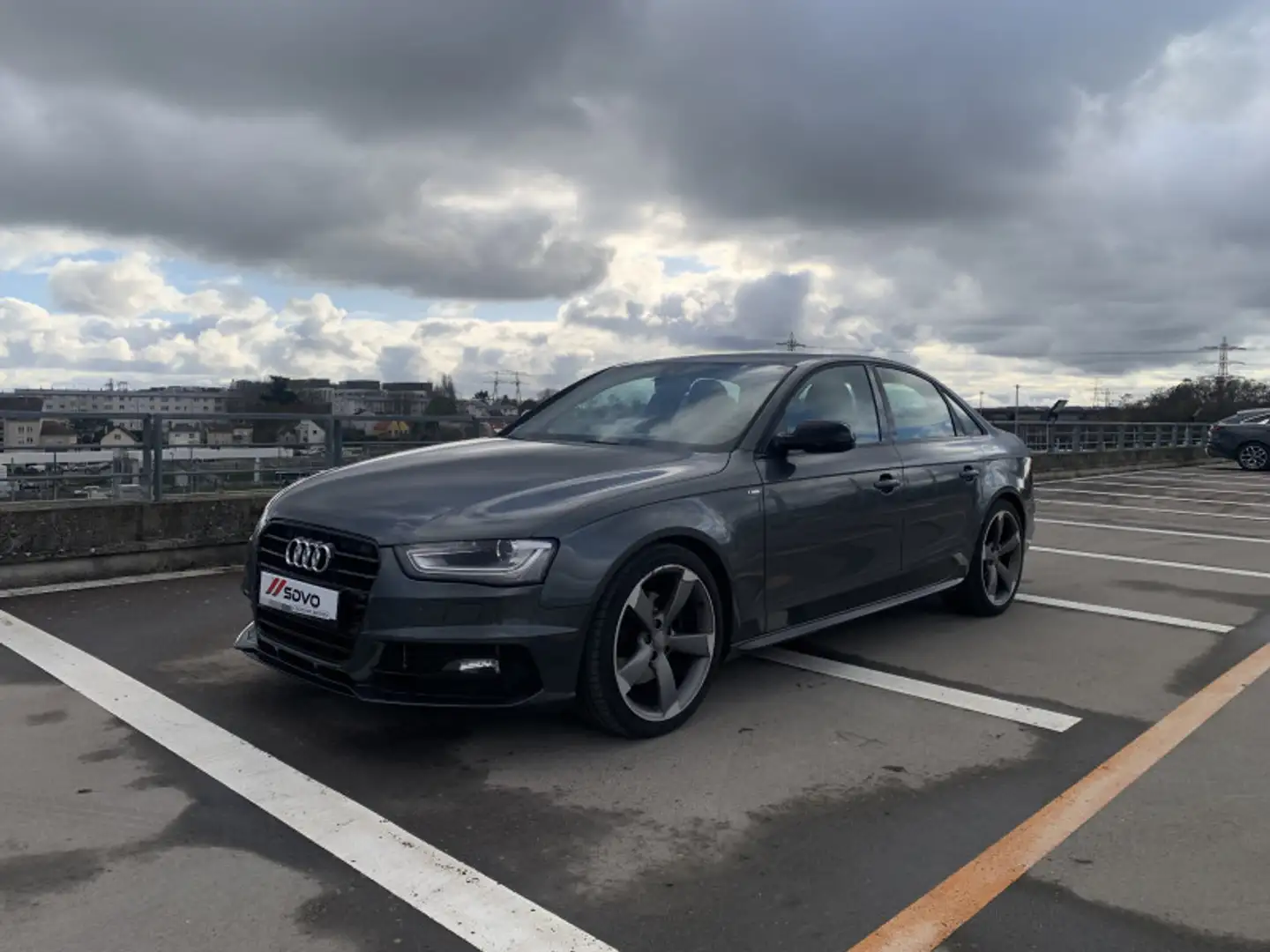 Audi A4 2.0 TDI 190CH S LINE Gris - 1
