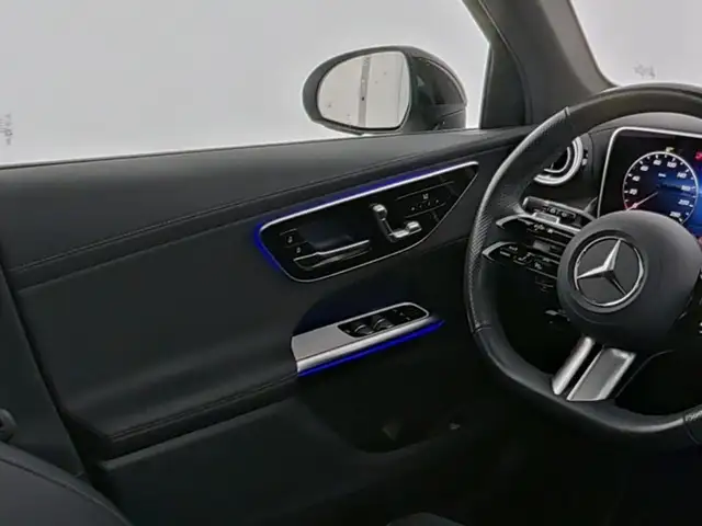 Mercedes-Benz GLC view 9