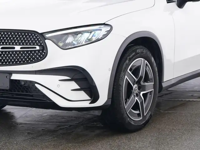 Mercedes-Benz GLC view 4
