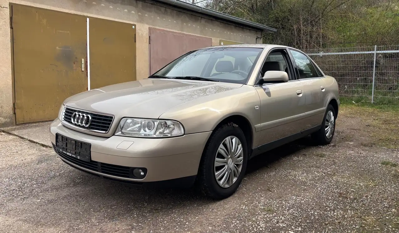 Audi A4 1.6, foto 4