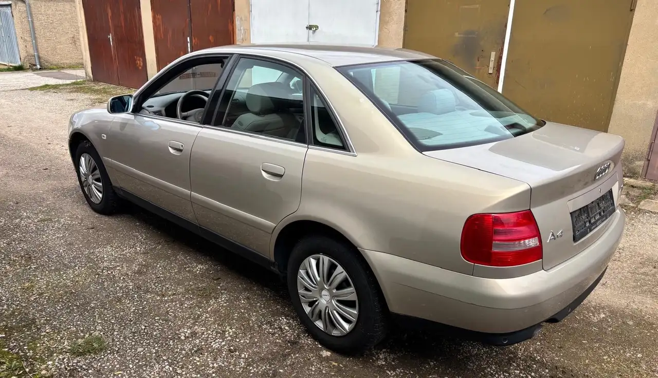 Audi A4 1.6, foto 6