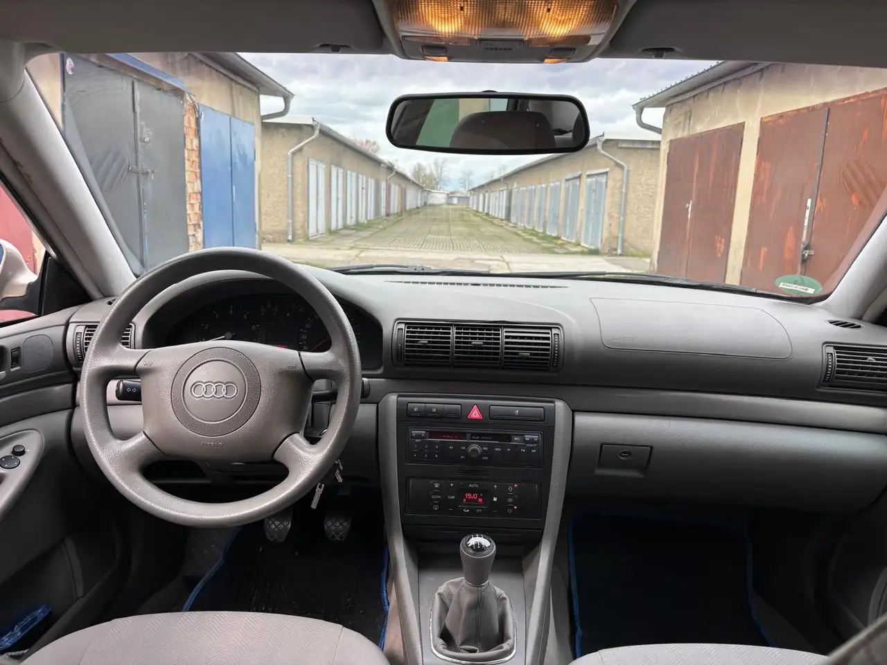 Audi A4 1.6, foto 9