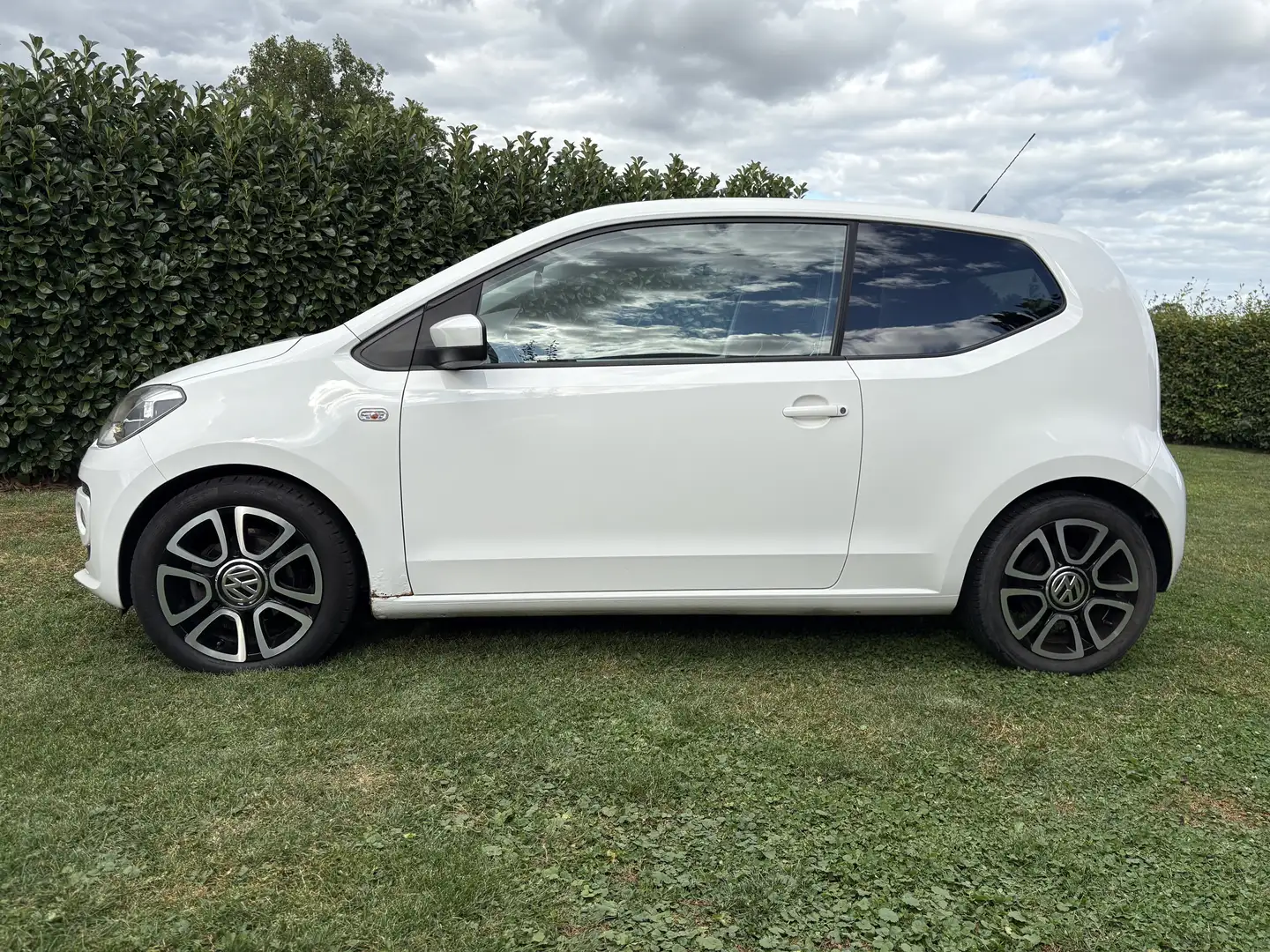 Volkswagen up! white - 2