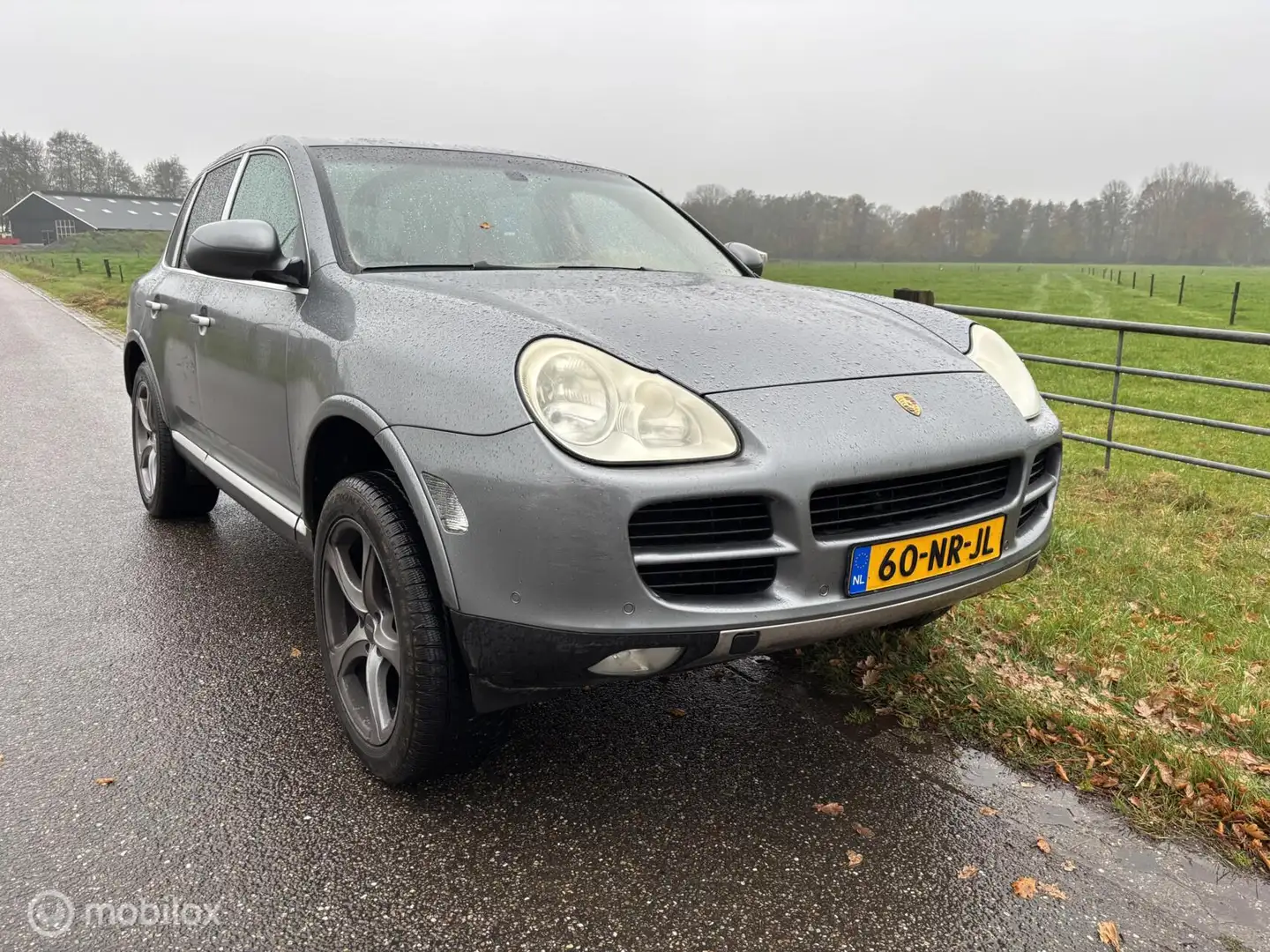 Porsche Cayenne 3.2 AUTOMAAT NAVI CRUISE LEER STOELVERW TREKH Grau - 2