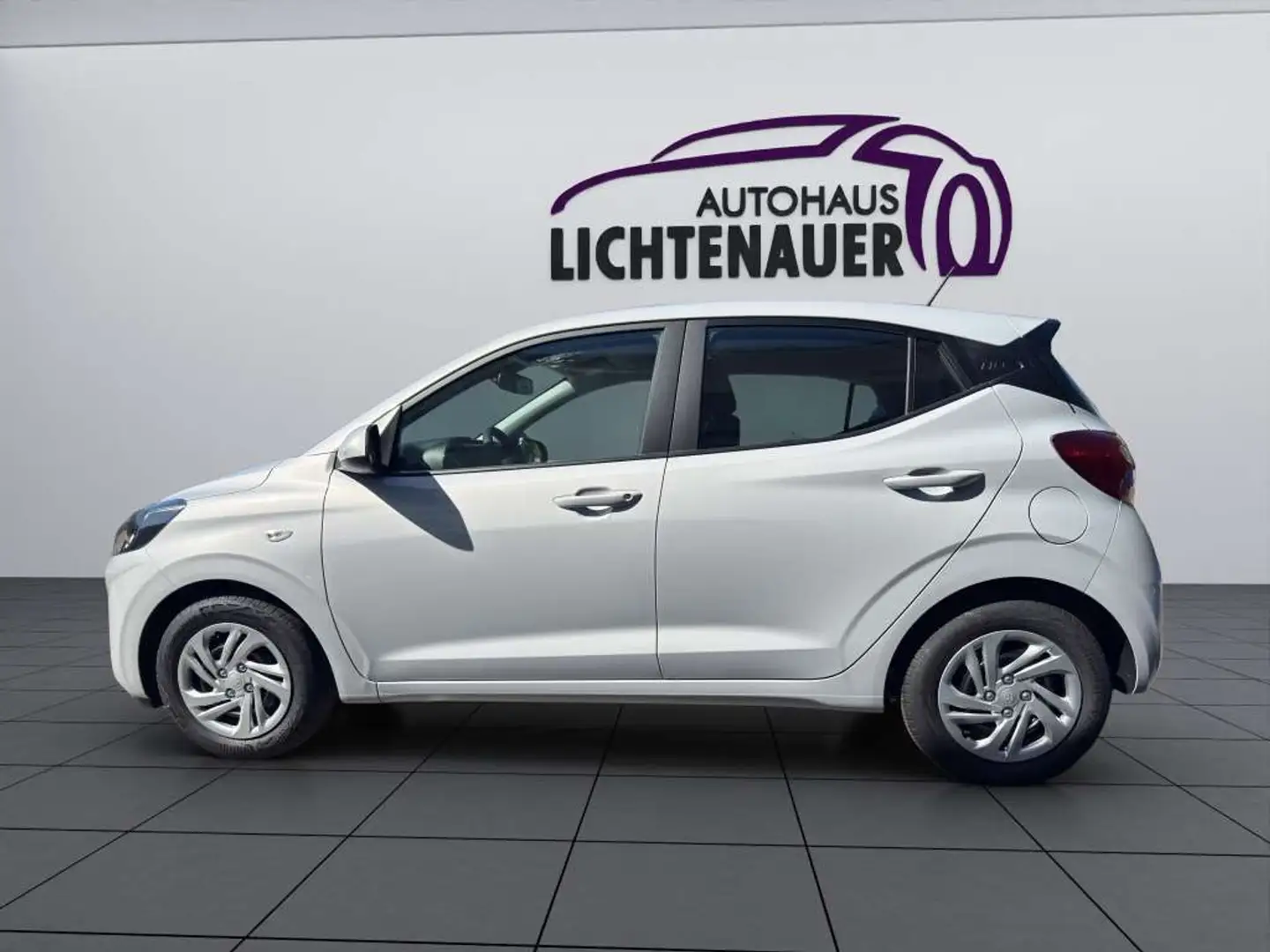 Hyundai i10 1,0 GO Grau - 1