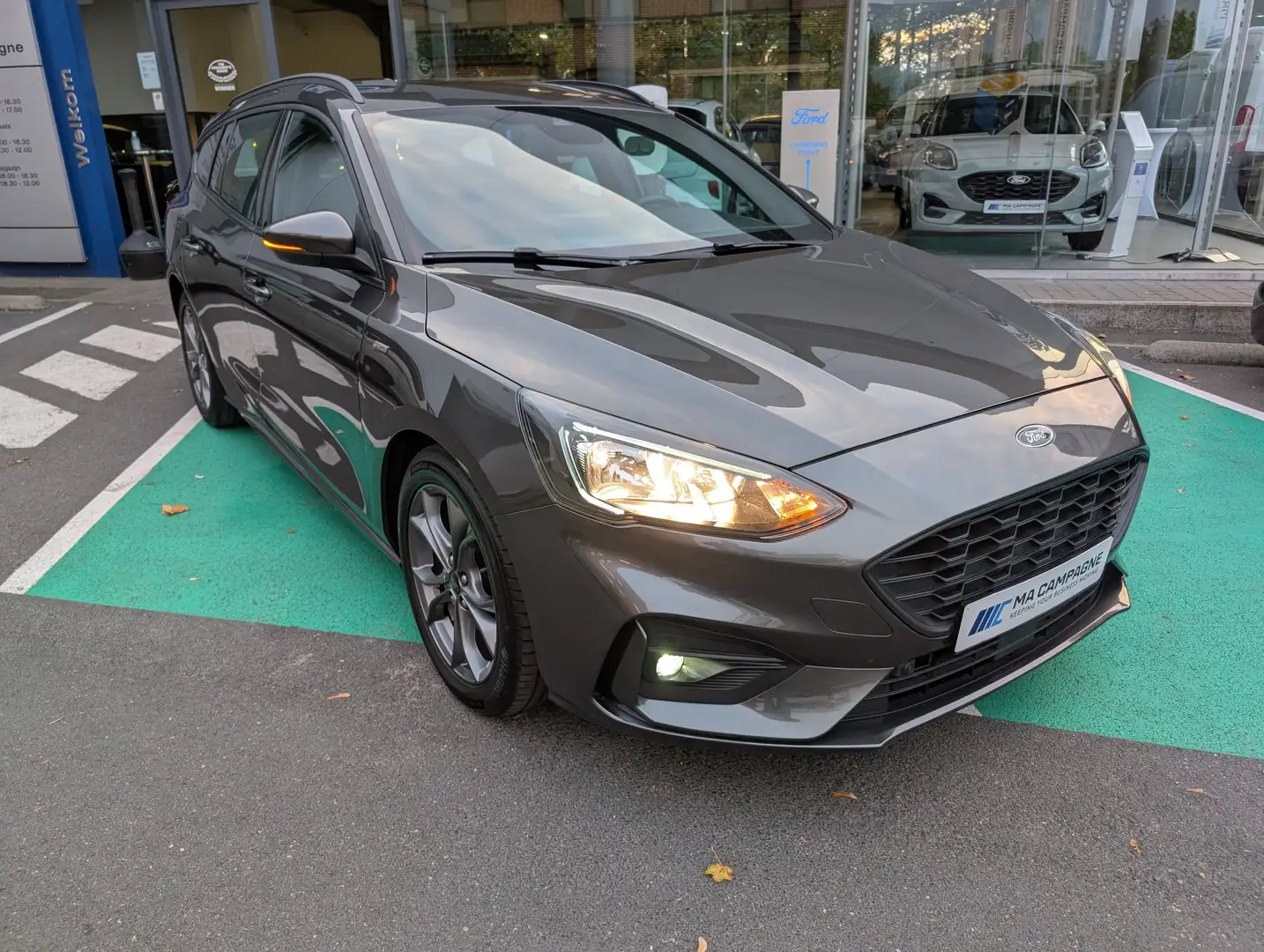 Ford Focus Focus Clipper ST-Line Business 1.0i EcoBoost 125pk Grijs - 1