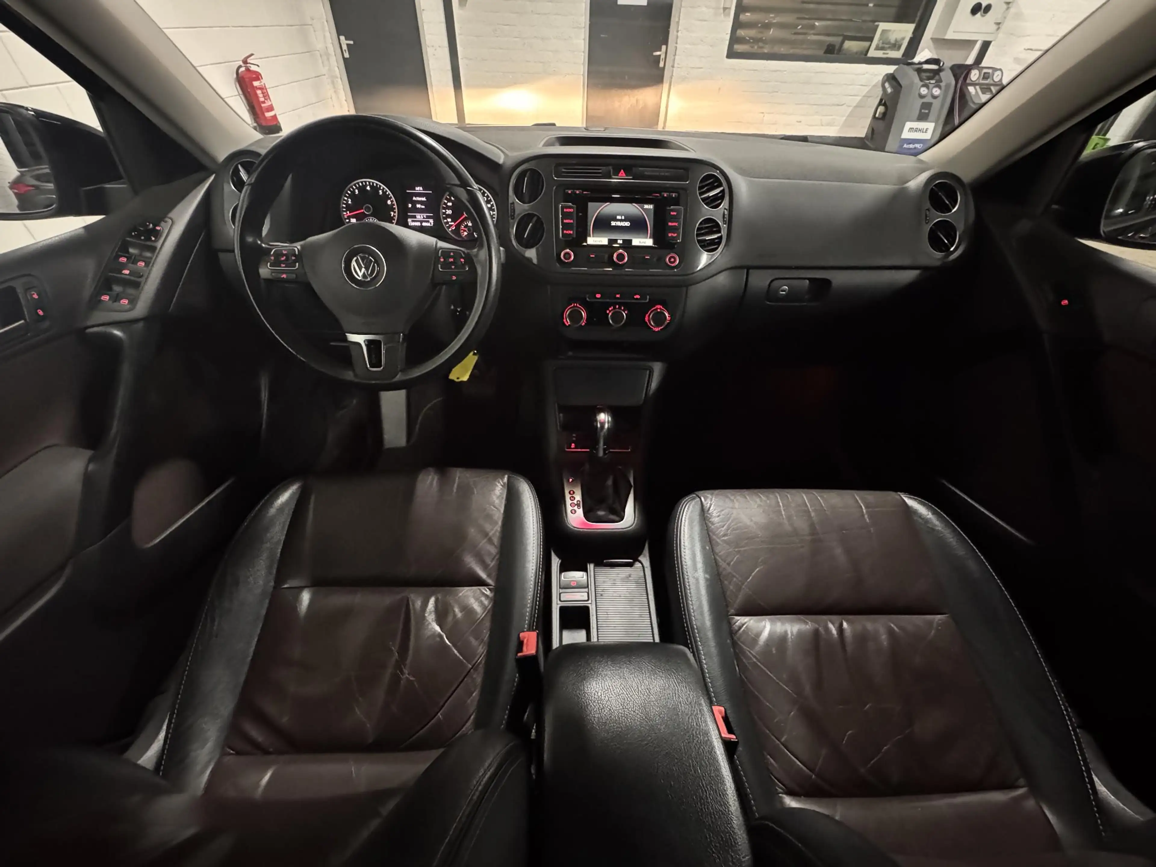 Volkswagen Tiguan 2.0 TSI Track&Field 4Motion — photo 11