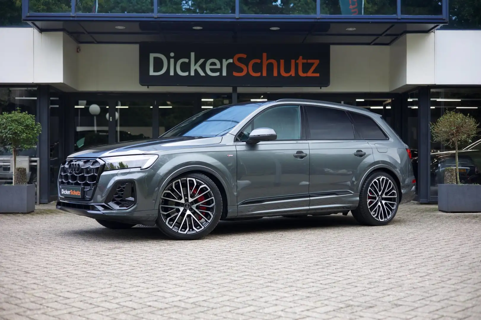 Audi Q7 60 TFSIe Competition | Vierwielbesturing | Pano | Gris - 1
