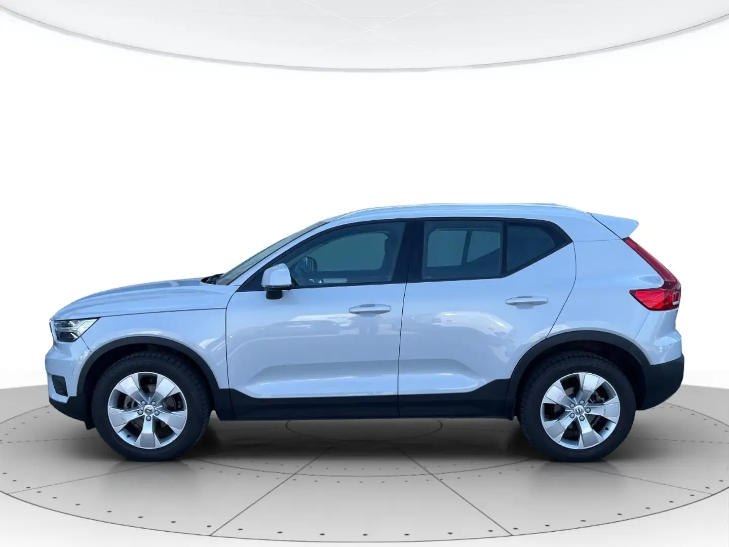 Volvo XC40 2.0 D3 Momentum Pro Blanco - 2