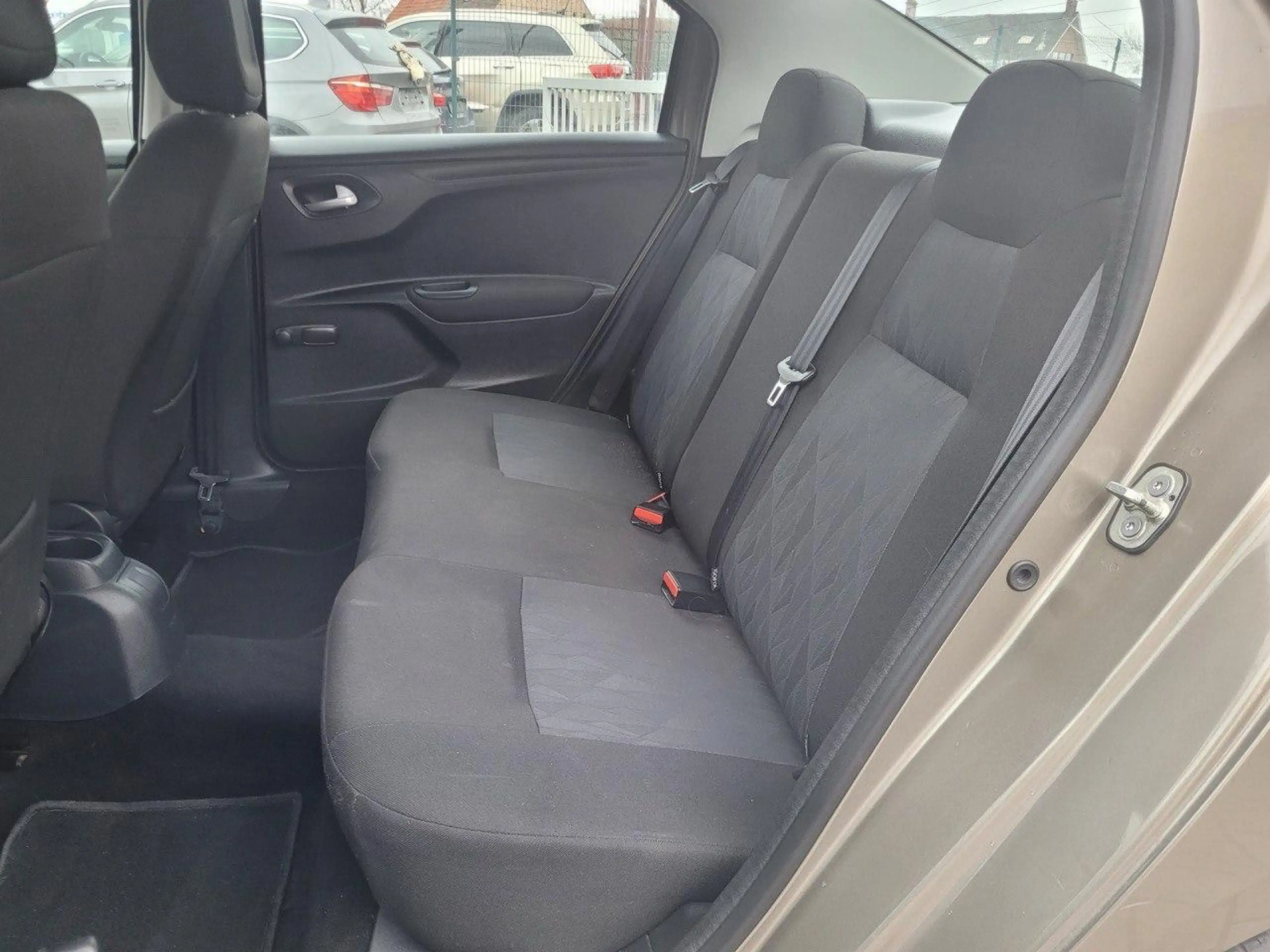 Citroen C-Elysée C-Elysee 1.6 BlueHDi Feel — photo 10