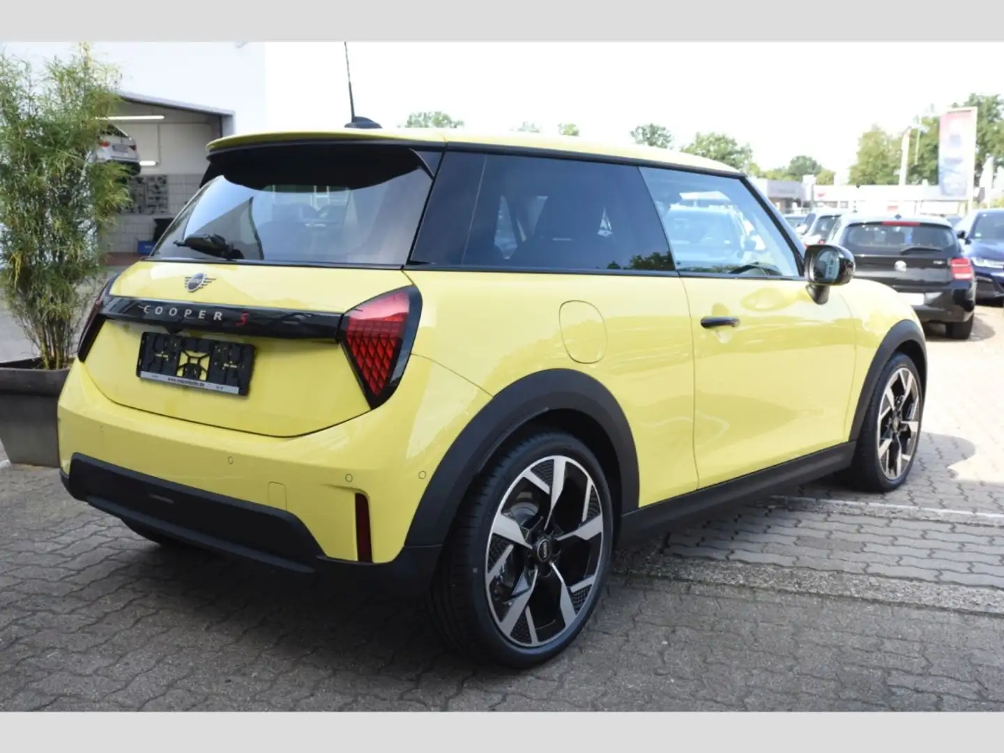 MINI Cooper S Classic Trim Pano 360° LED H&K HUD Sárga - 2