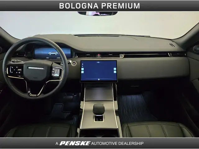 Land Rover Range Rover Evoque view 4