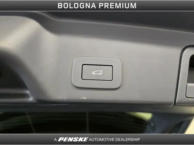 Land Rover Range Rover Evoque view 11