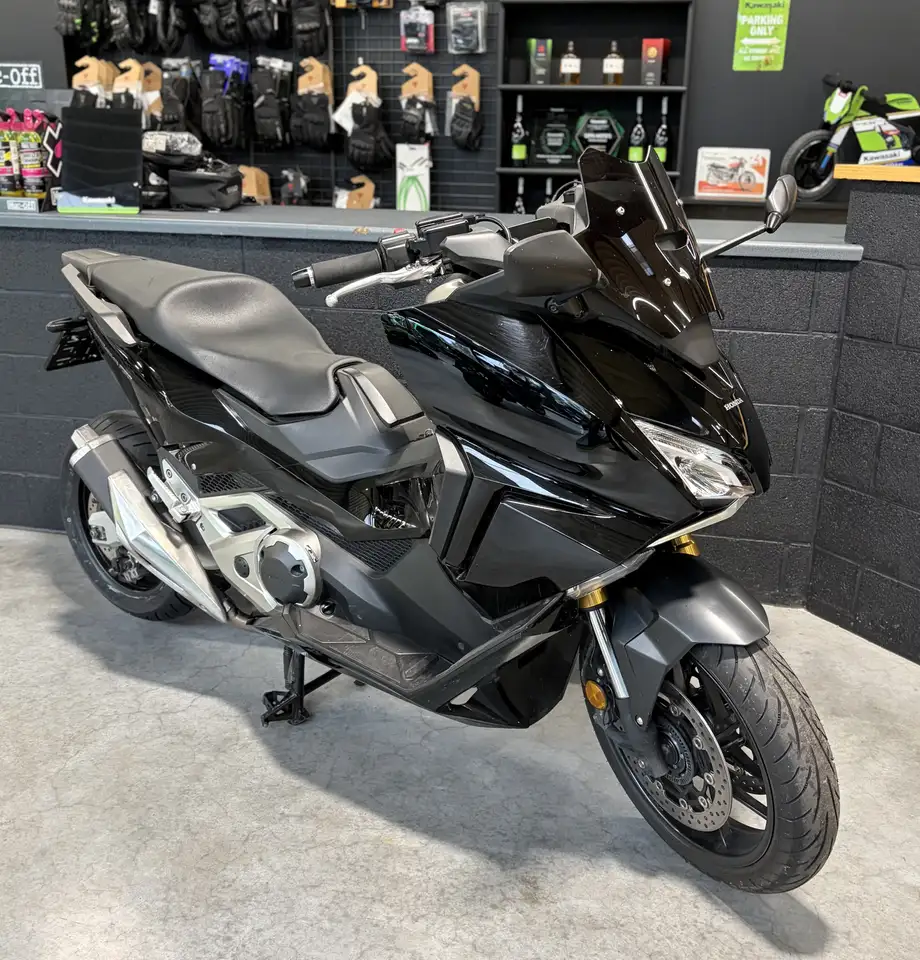 Honda Forza 750