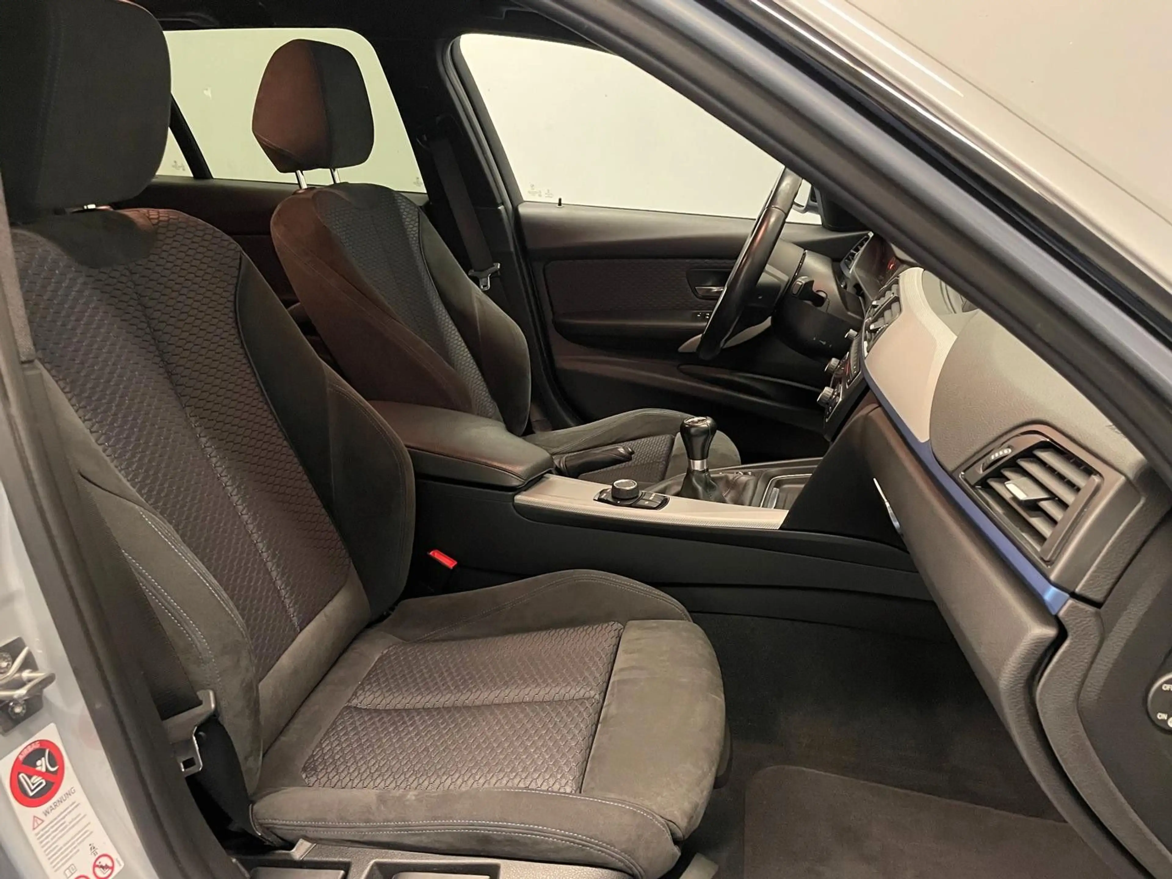 BMW 320 i M-Sportpaket xDrive 4x4 TÜV/SERVICE/GARANT. — photo 8