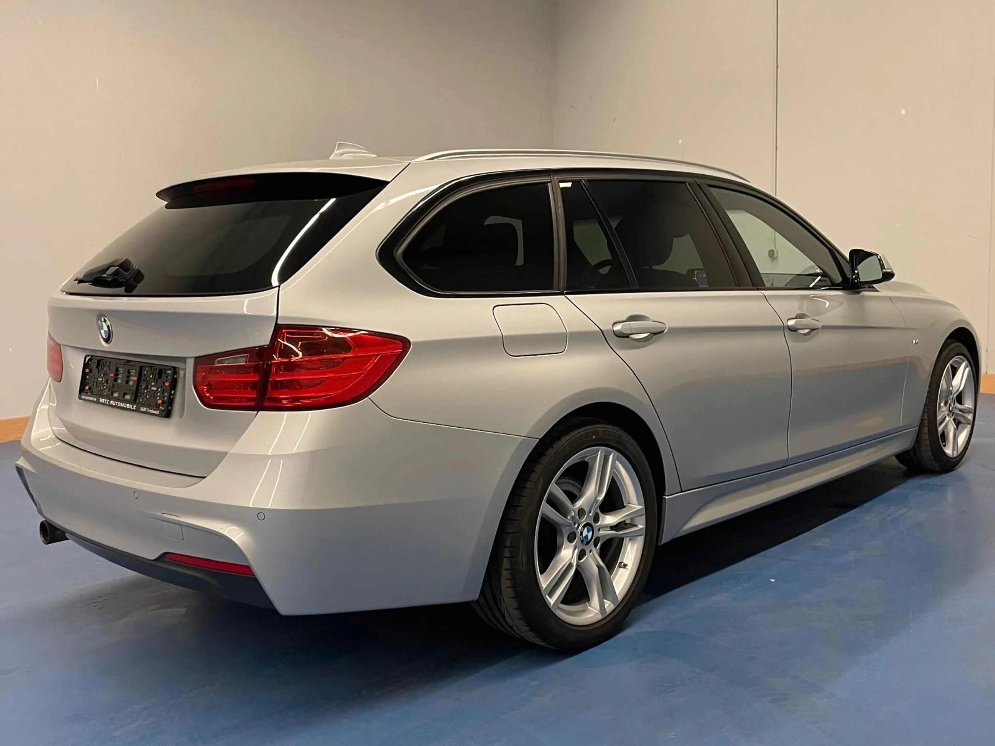 BMW 320 i M-Sportpaket xDrive 4x4 TÜV/SERVICE/GARANT. — photo 6