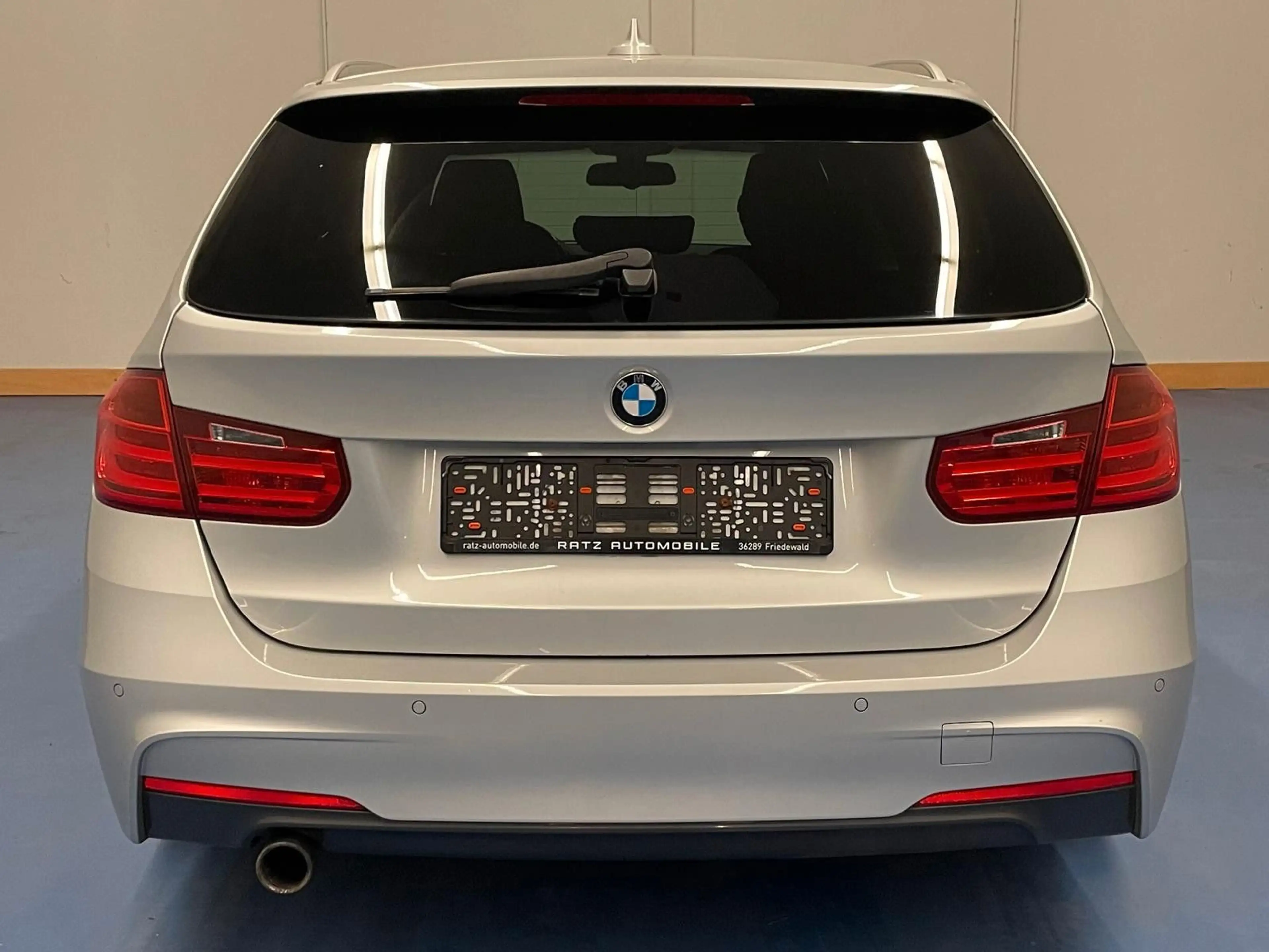 BMW 320 i M-Sportpaket xDrive 4x4 TÜV/SERVICE/GARANT. — photo 5
