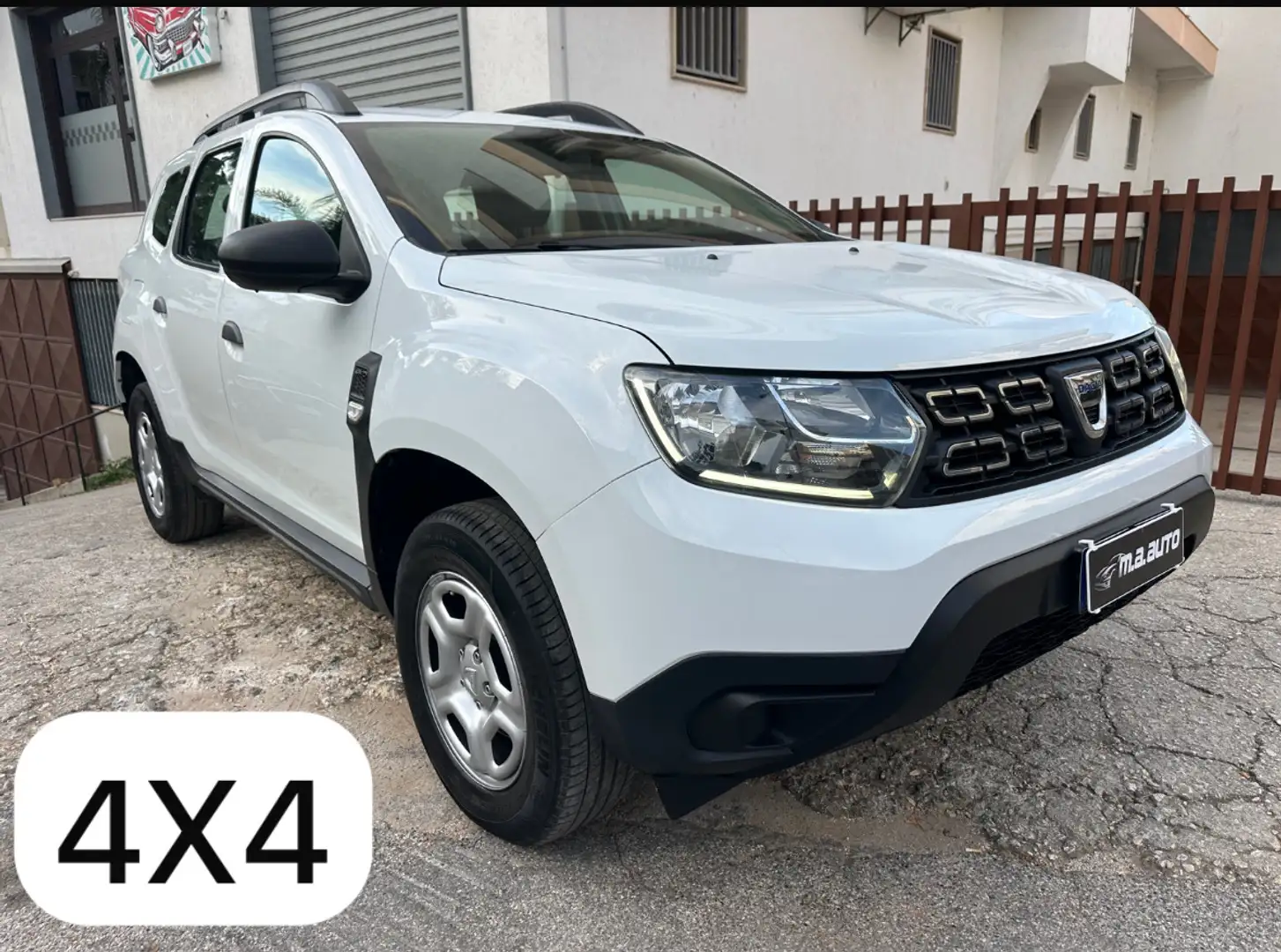 Dacia Duster 1.5 dci Laureate 4x4 110cv  UNIPROPRIETARIO - 1
