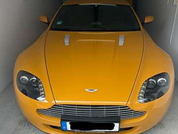 V8 Vantage