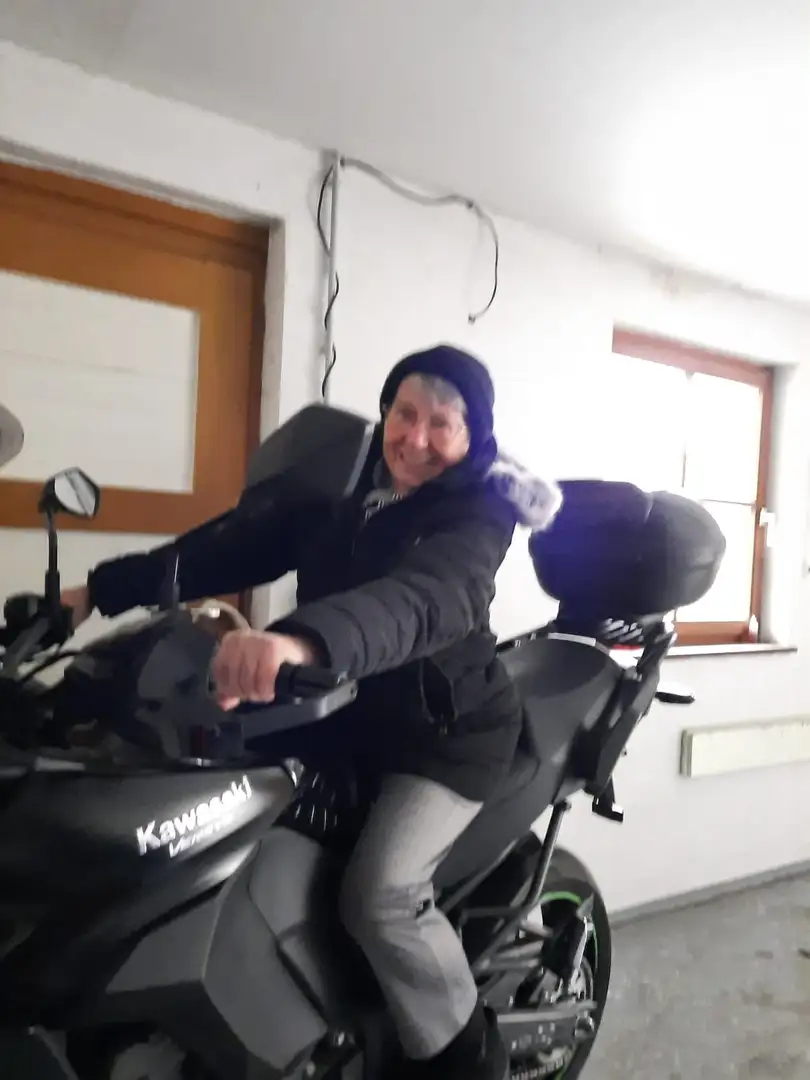 Kawasaki Versys 1000 Griffheizung, Topcase GIVI, Sitzbank neu bezogen Fekete - 1