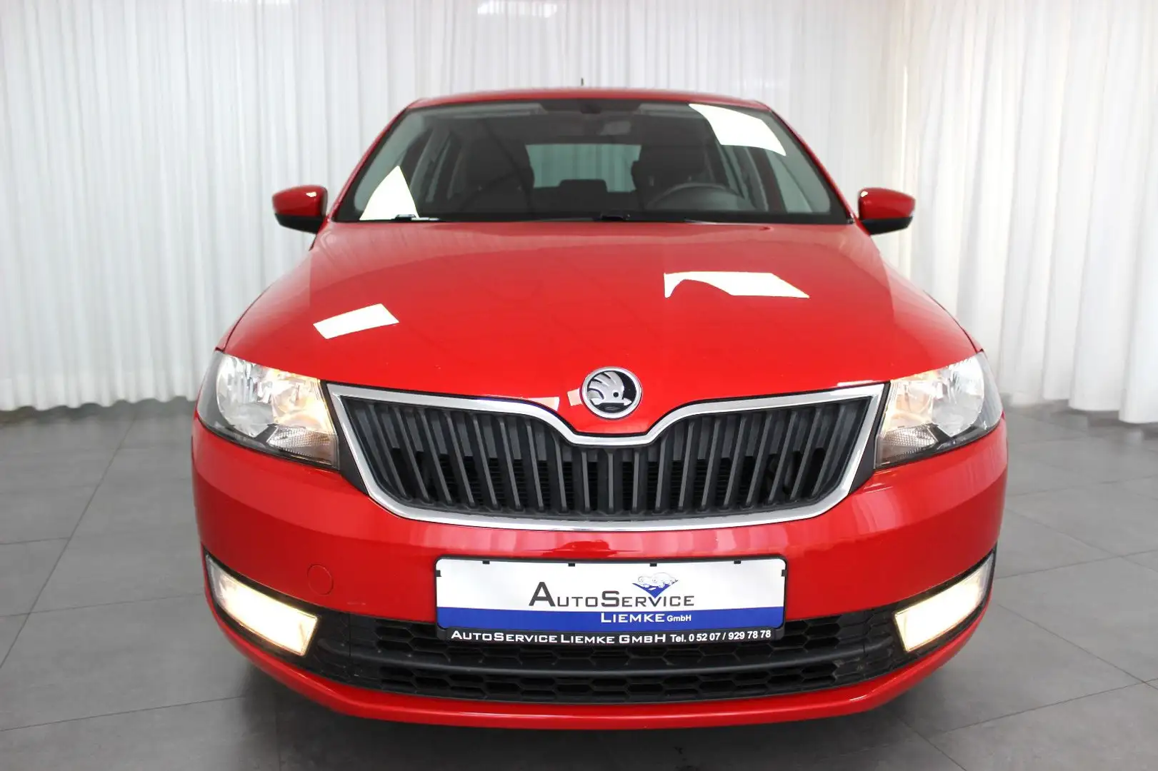 Skoda Rapid/Spaceback Spaceback DRIVE 90PS Sitzhzg Tel PDC Tempo Rot - 2