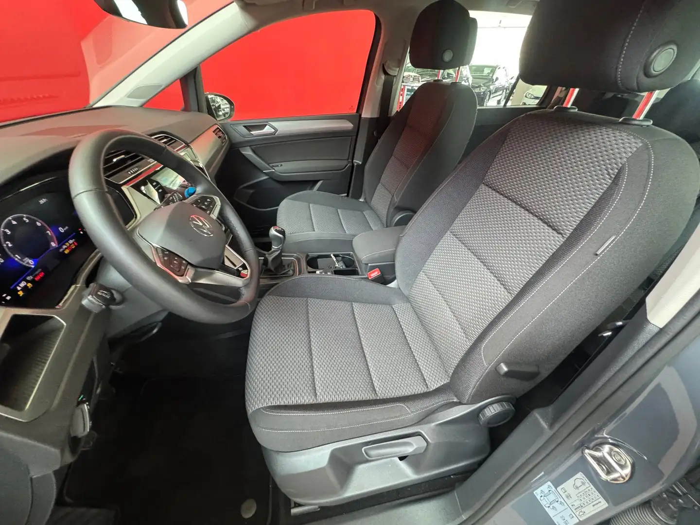 Volkswagen Touran Life TSI Grau - 2