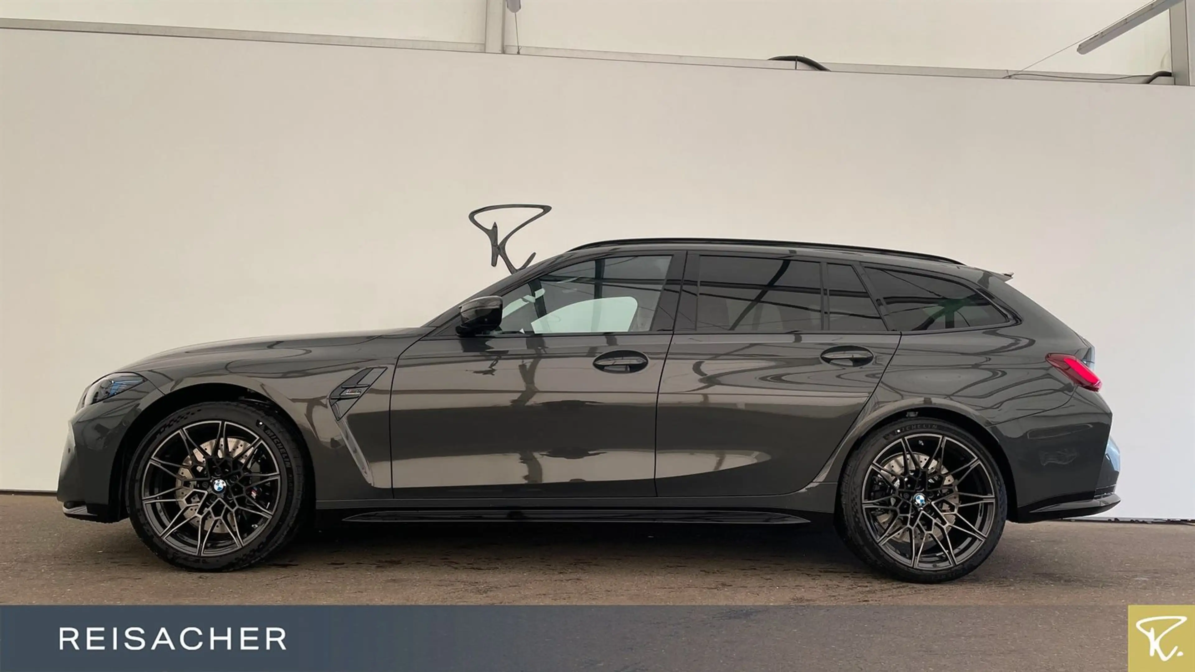 BMW M3 Competition mit M xDrive Touring DAB Radio — photo 9