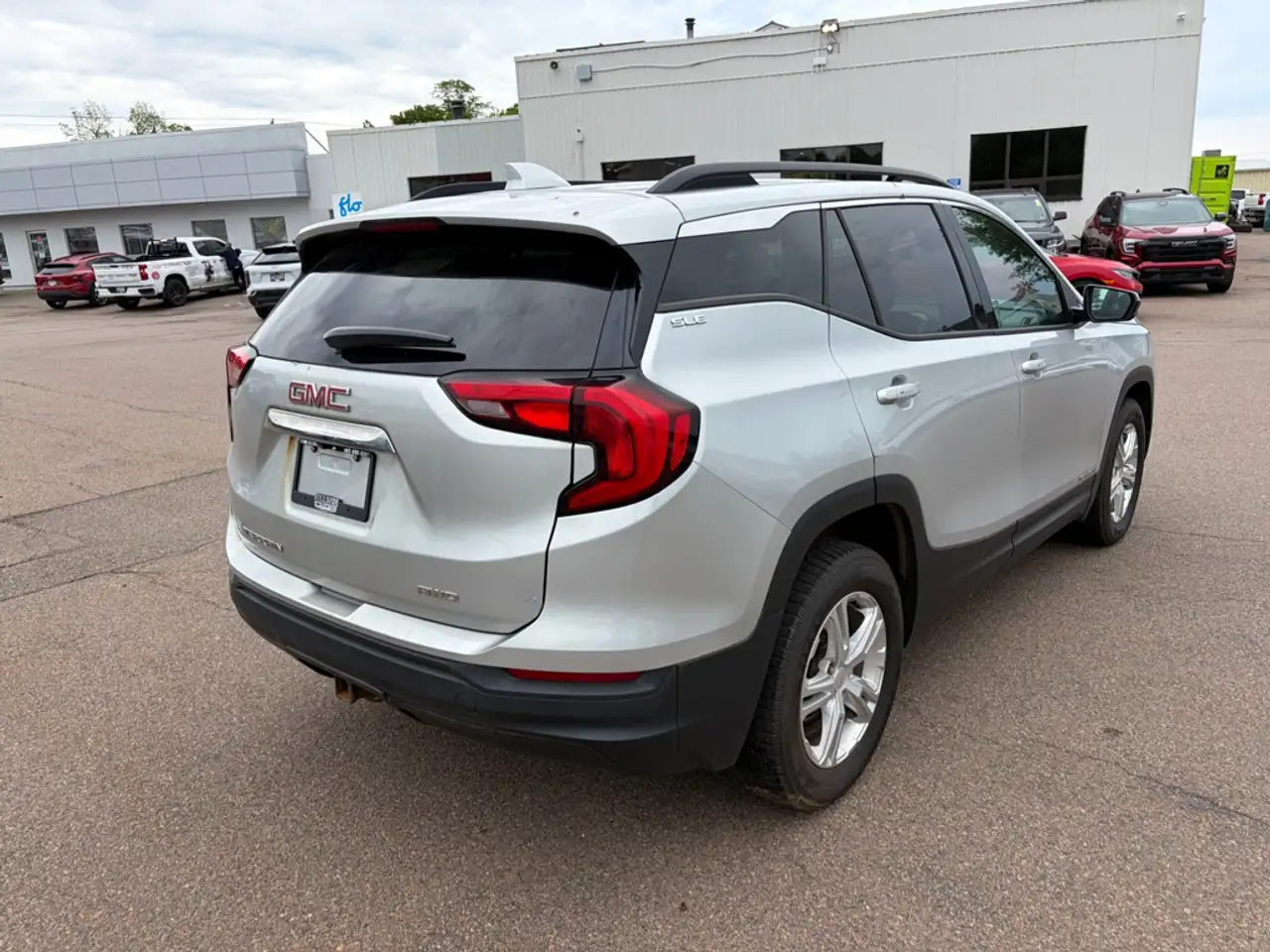 GMC Terrain photo GMC Terrain