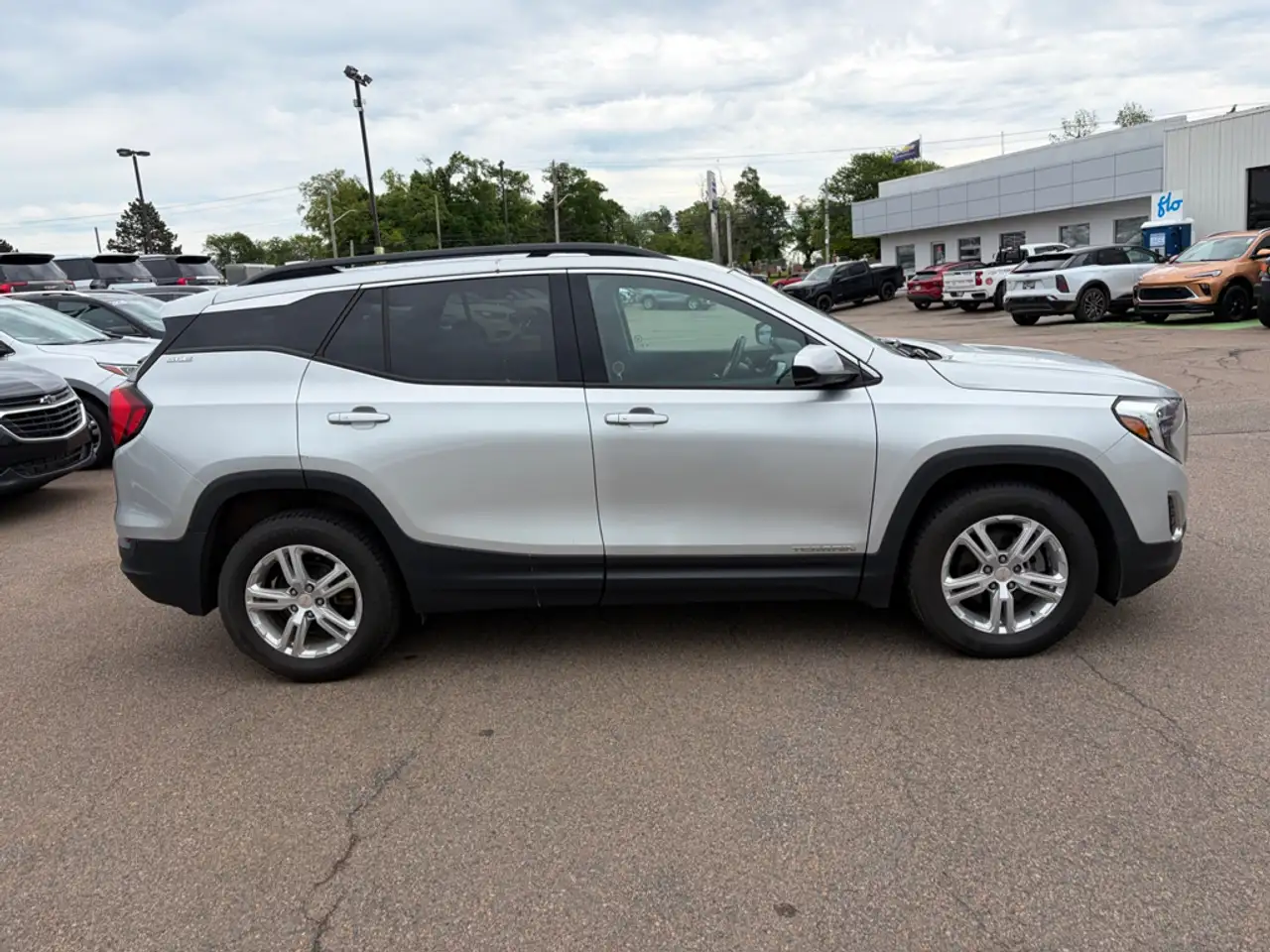 GMC Terrain photo GMC Terrain