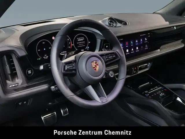 Porsche Cayenne GTS view 11