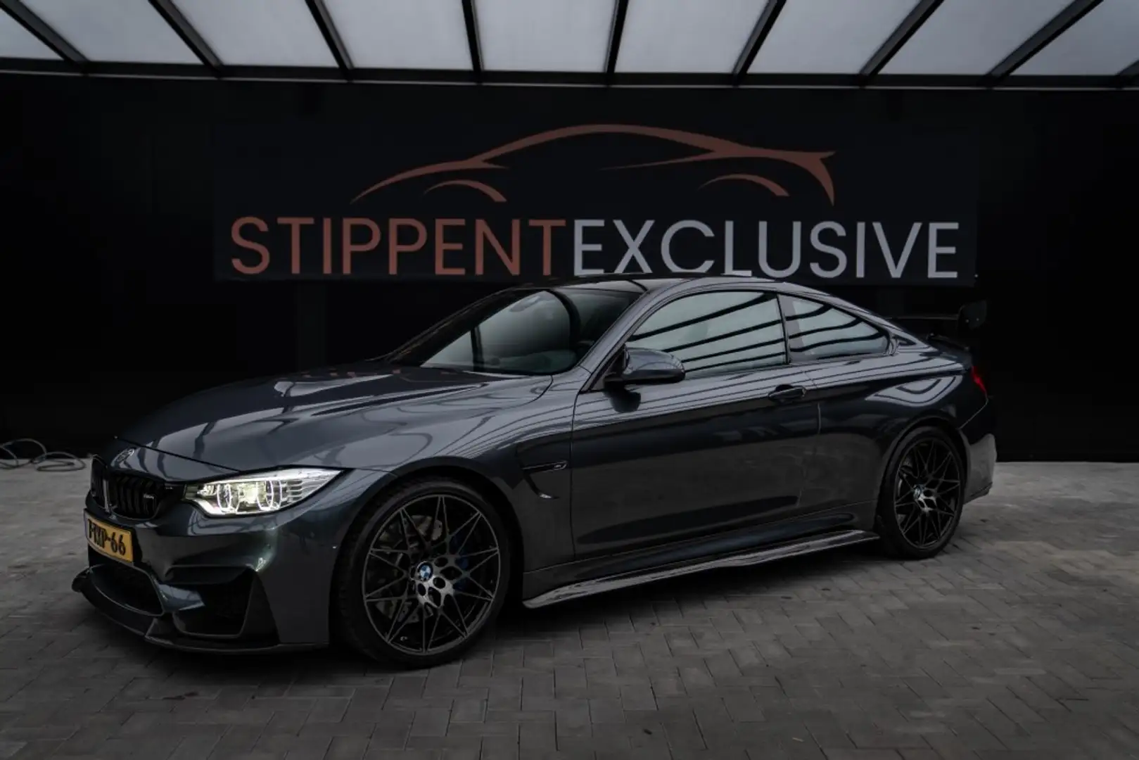 BMW M4 M4, Carbon pakket, M-perf uitlaat, Stock Grijs - 1