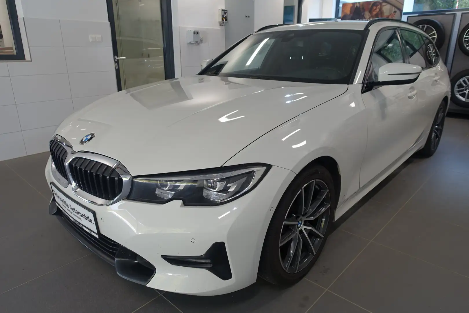 BMW 318 318d AUT Weiß - 1