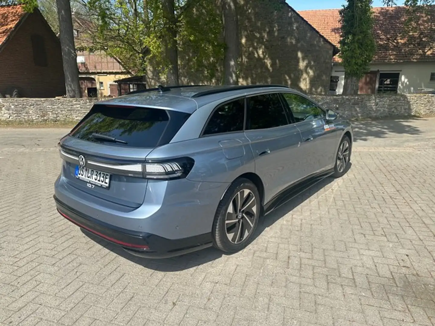 Volkswagen ID.7 Tourer Pro 210 kW Blau - 2