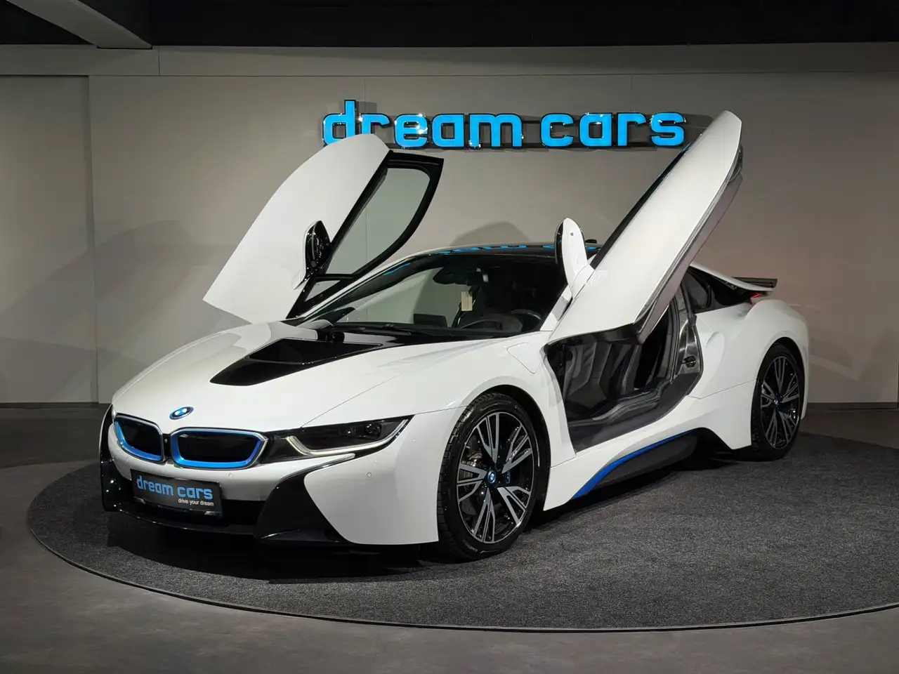 BMW i8 / Navi / Design Pure / Neuwertig Bild 13