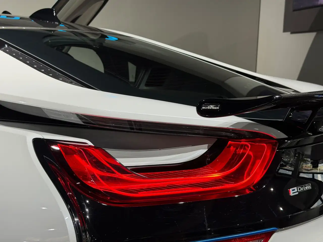 BMW i8 / Navi / Design Pure / Neuwertig Bild 20
