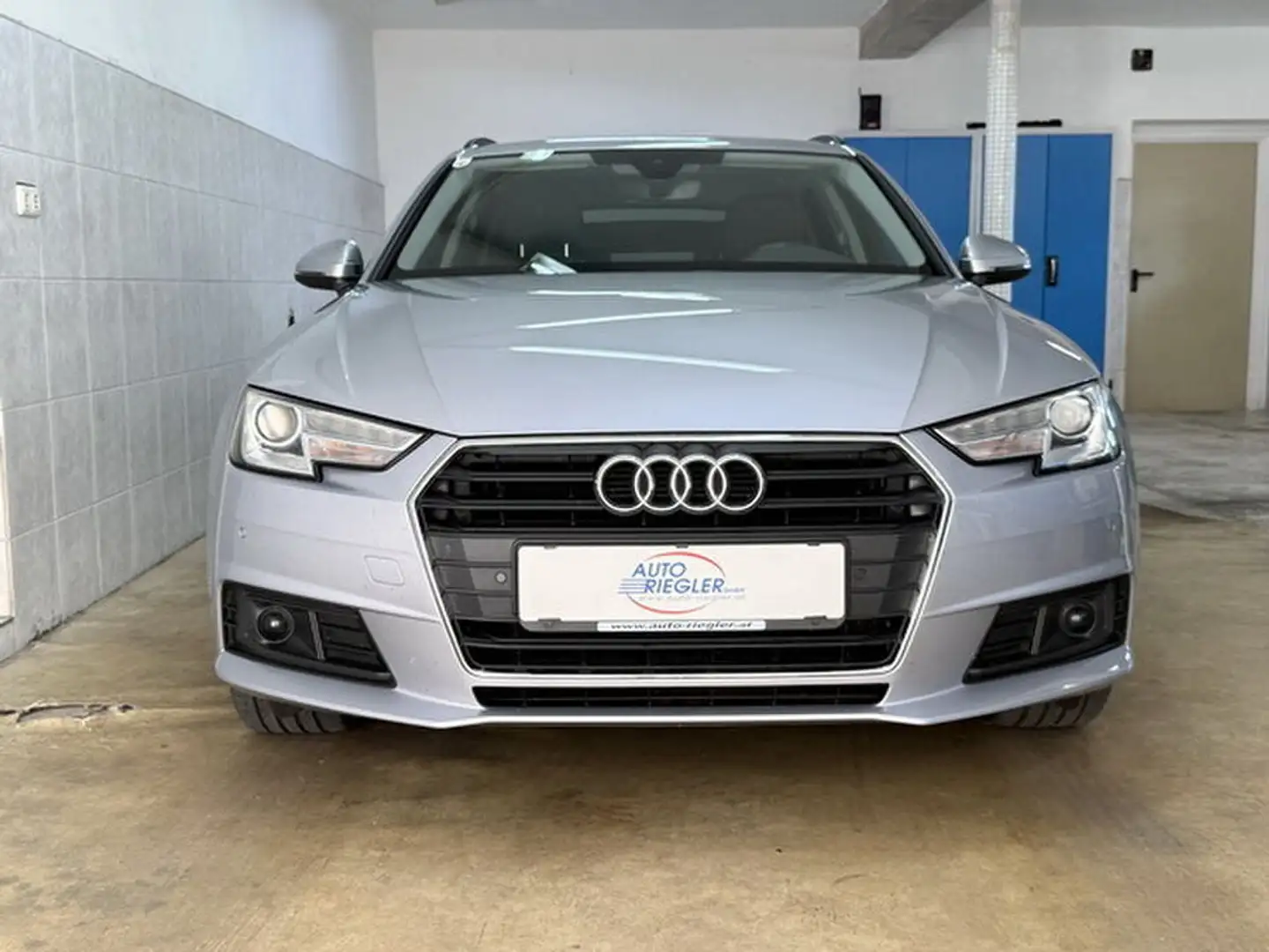 Audi A4 Avant-TDI-Aut. ''Xenon-Navi-Virtual-Kamera-AHK'' Silber - 2