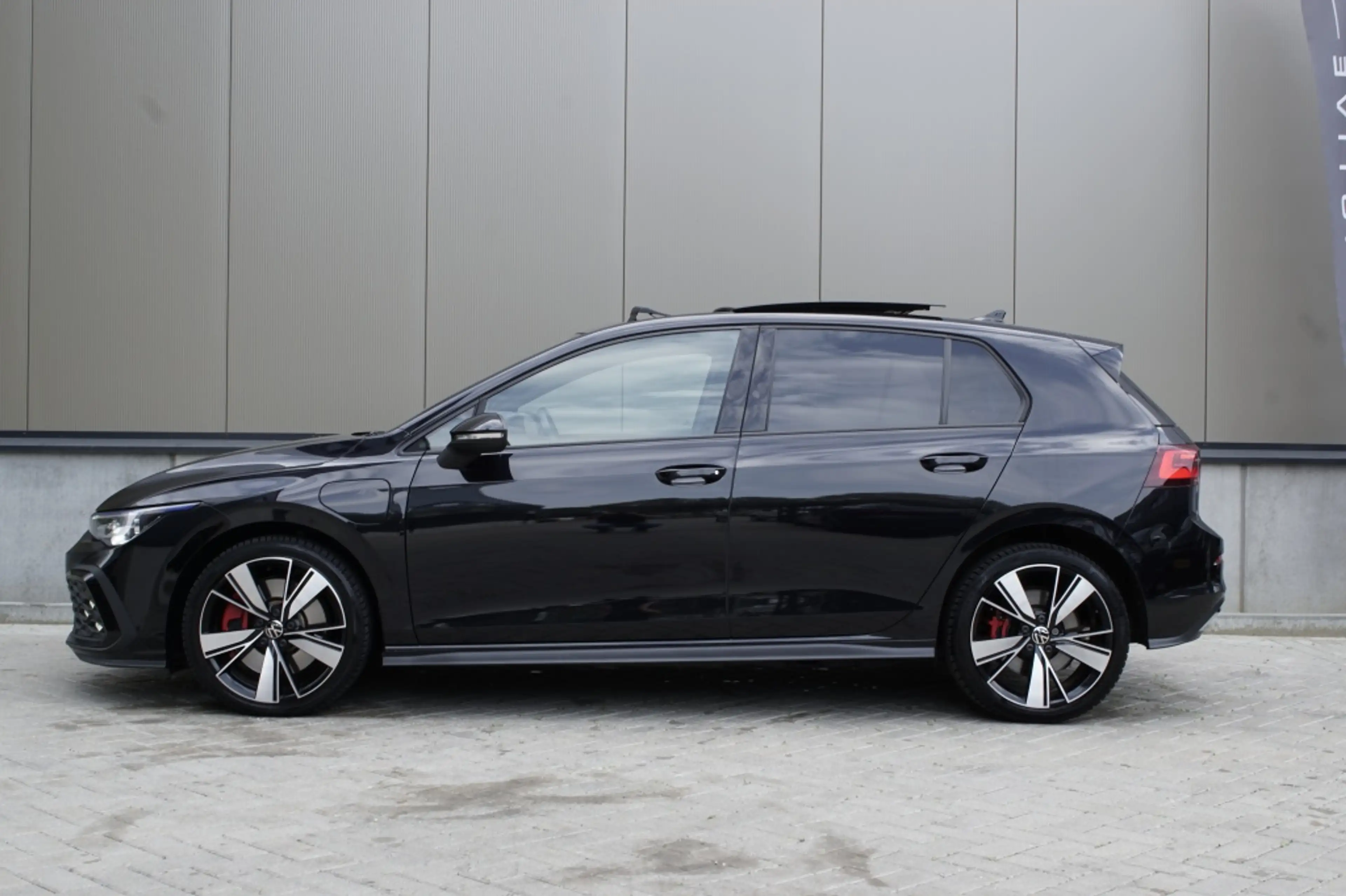 Volkswagen Golf GTE 1.4 eHybrid | Pano | Heads-up | Keyless entry | Do — photo 2