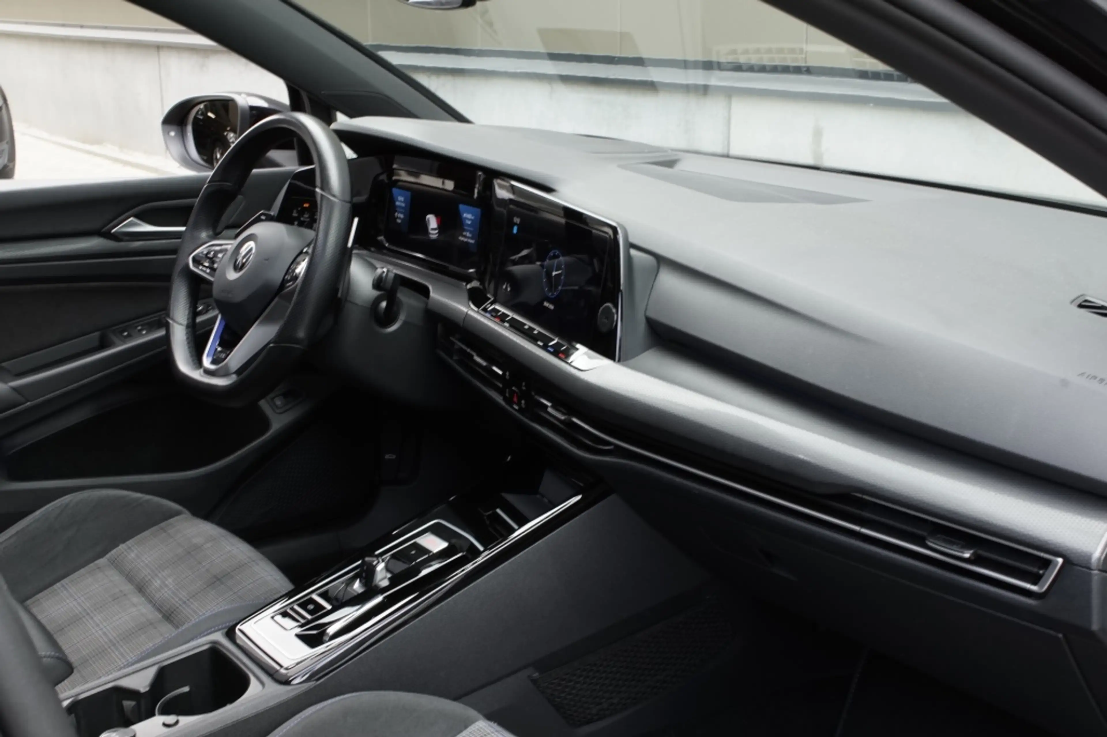 Volkswagen Golf GTE 1.4 eHybrid | Pano | Heads-up | Keyless entry | Do — photo 12
