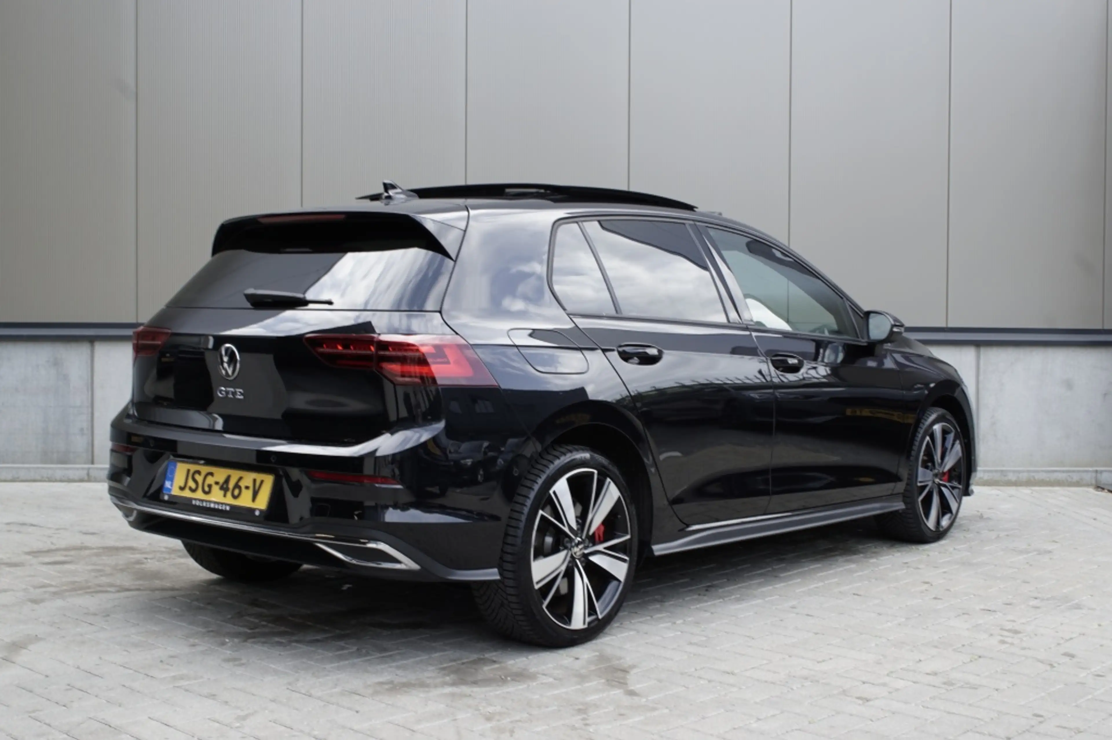 Volkswagen Golf GTE 1.4 eHybrid | Pano | Heads-up | Keyless entry | Do — photo 4
