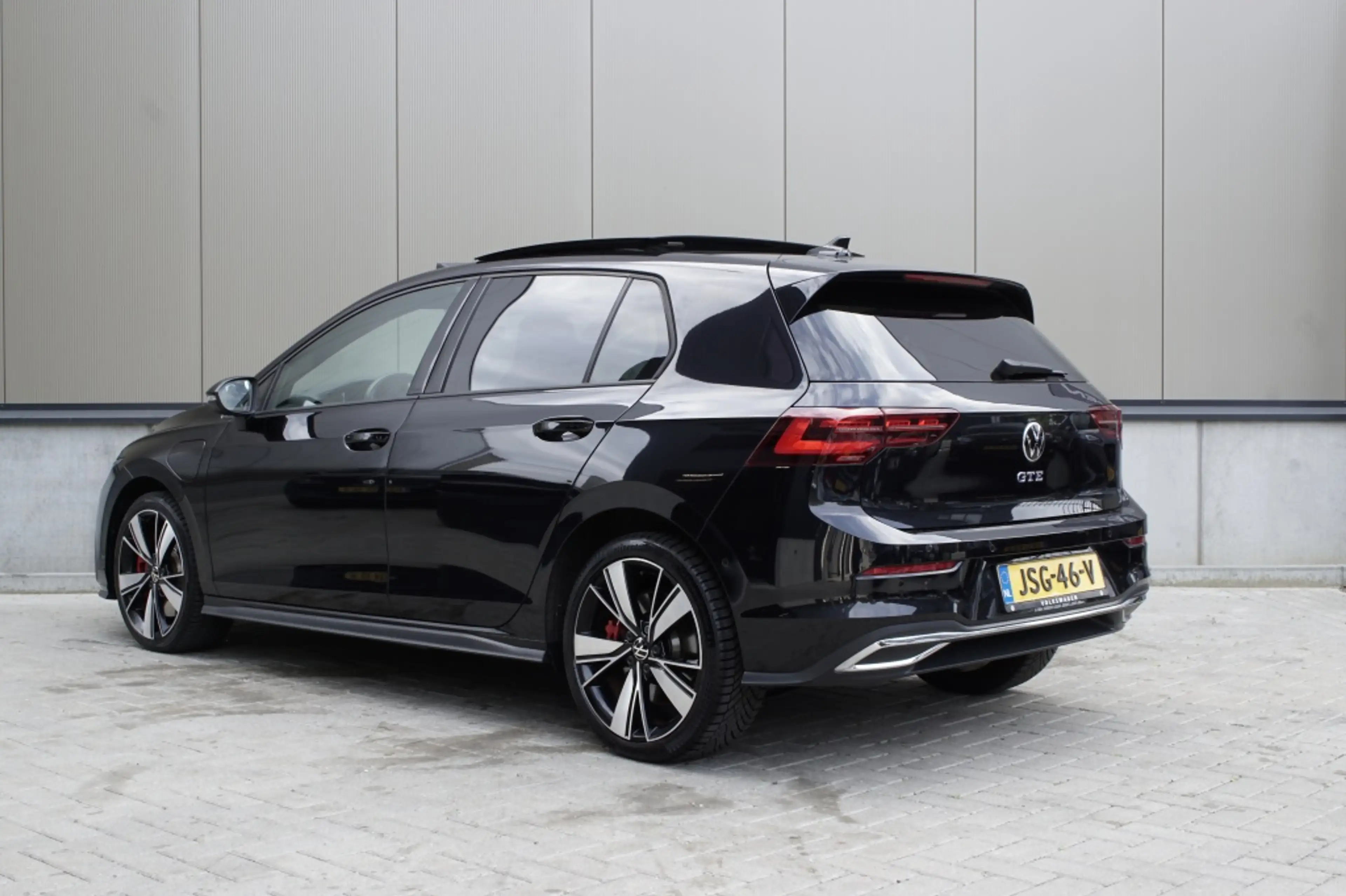 Volkswagen Golf GTE 1.4 eHybrid | Pano | Heads-up | Keyless entry | Do — photo 3